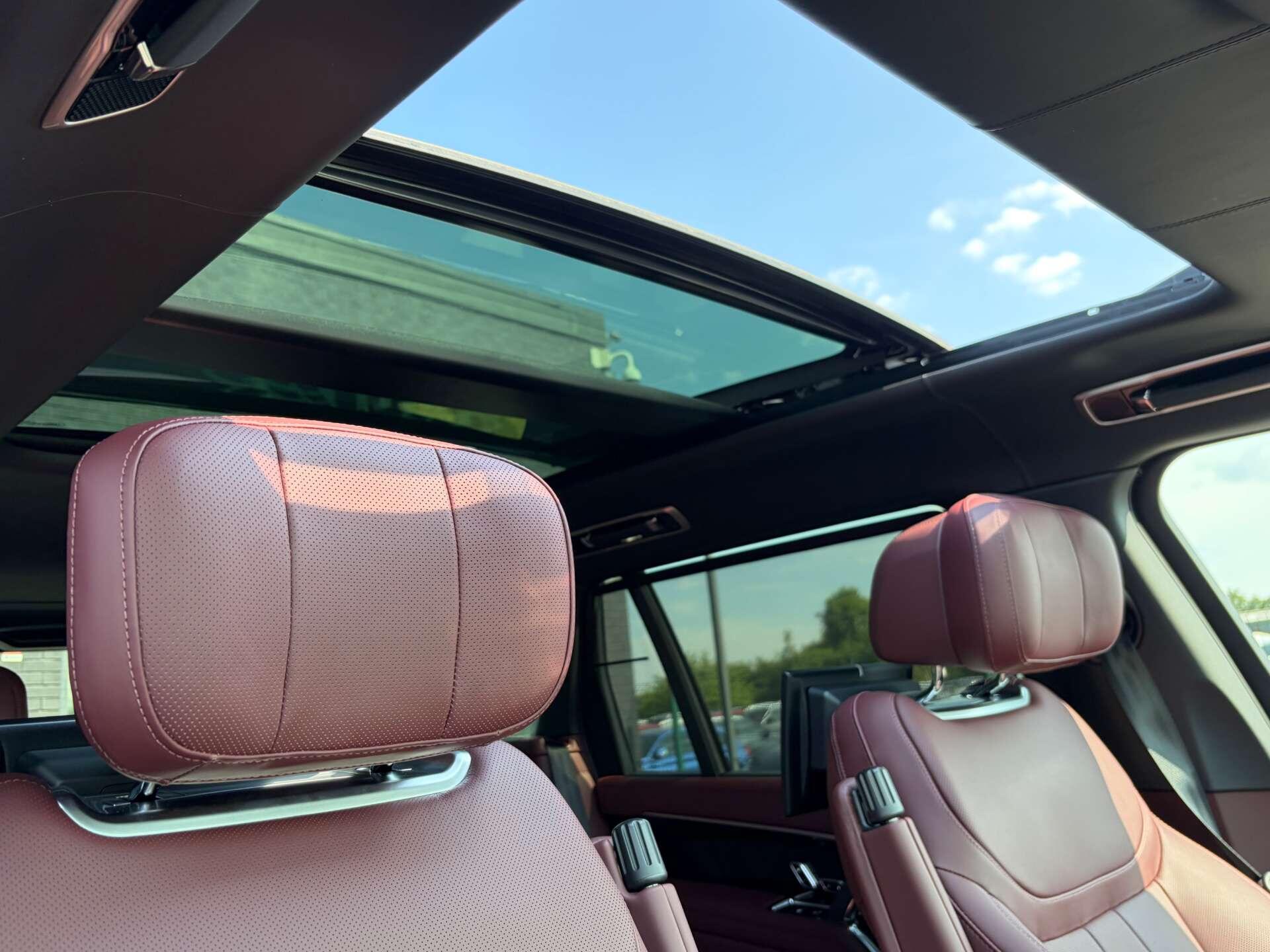 Land Rover Range Rover view 50