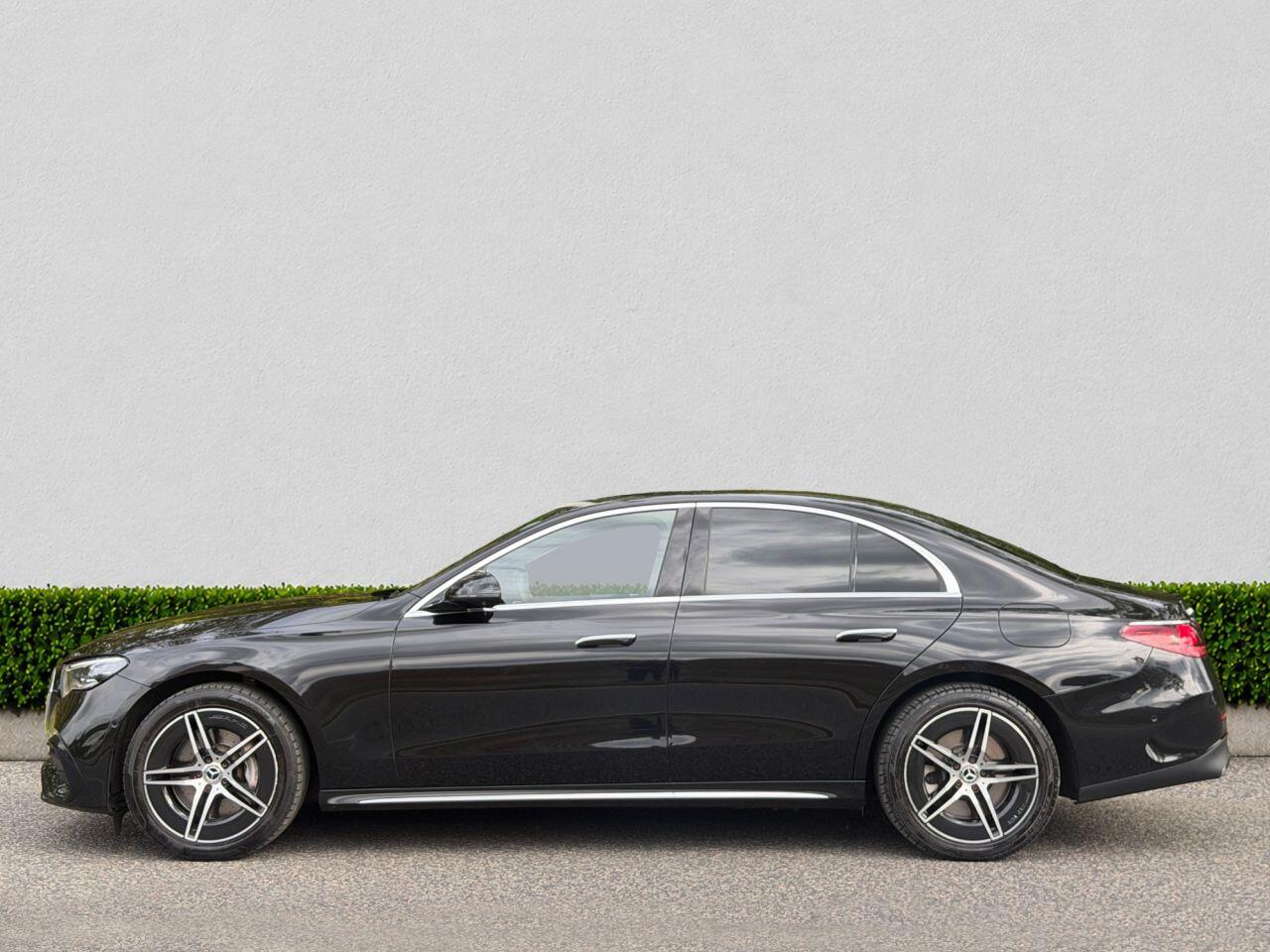 Mercedes-Benz E-Class view 4