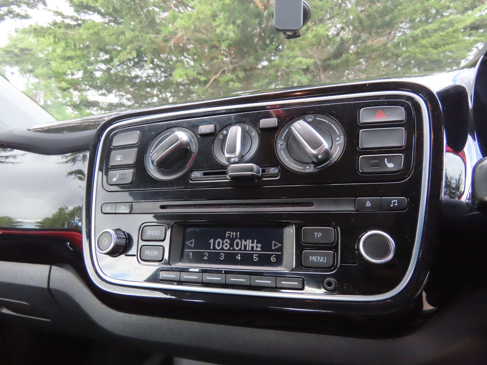 Volkswagen up! view 10