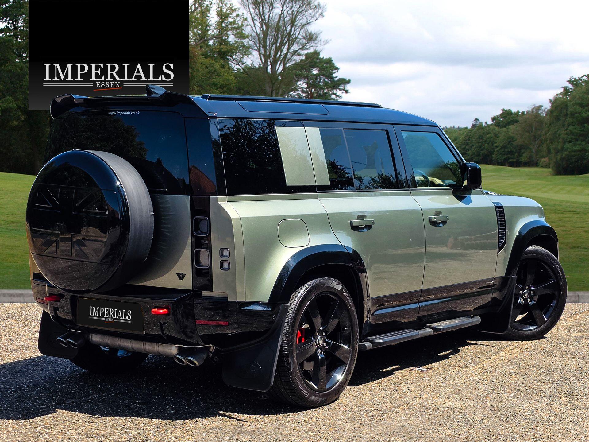 Land Rover Defender 110 view 4
