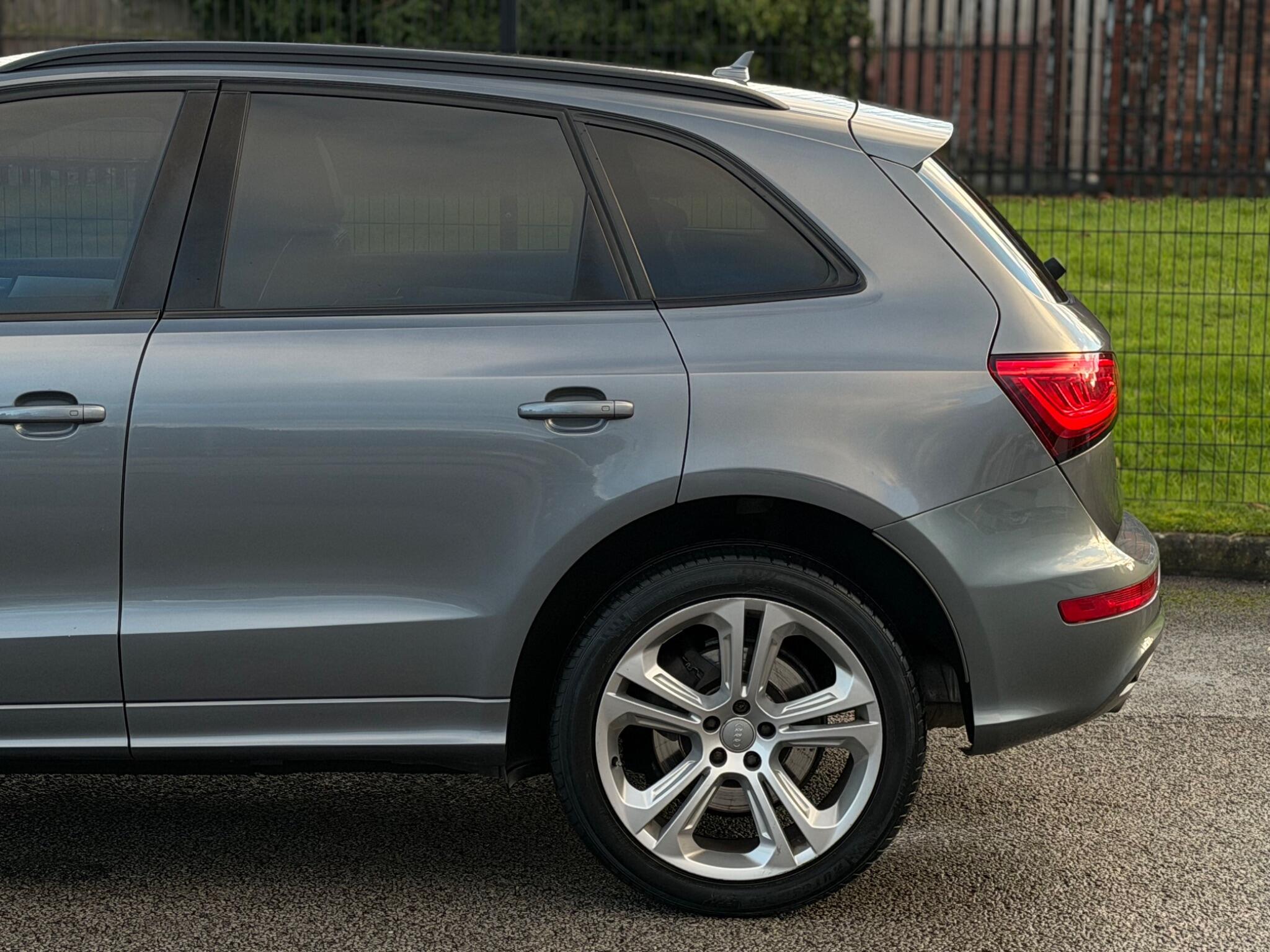 Audi Q5 view 25