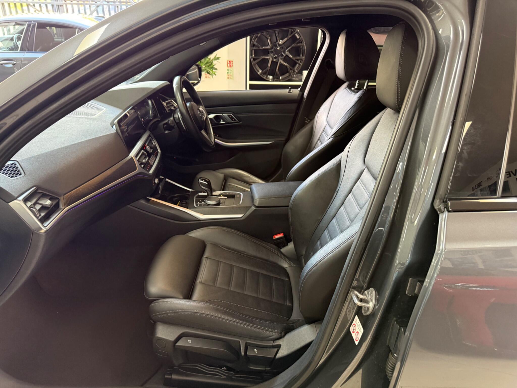 BMW 3 Series view 33