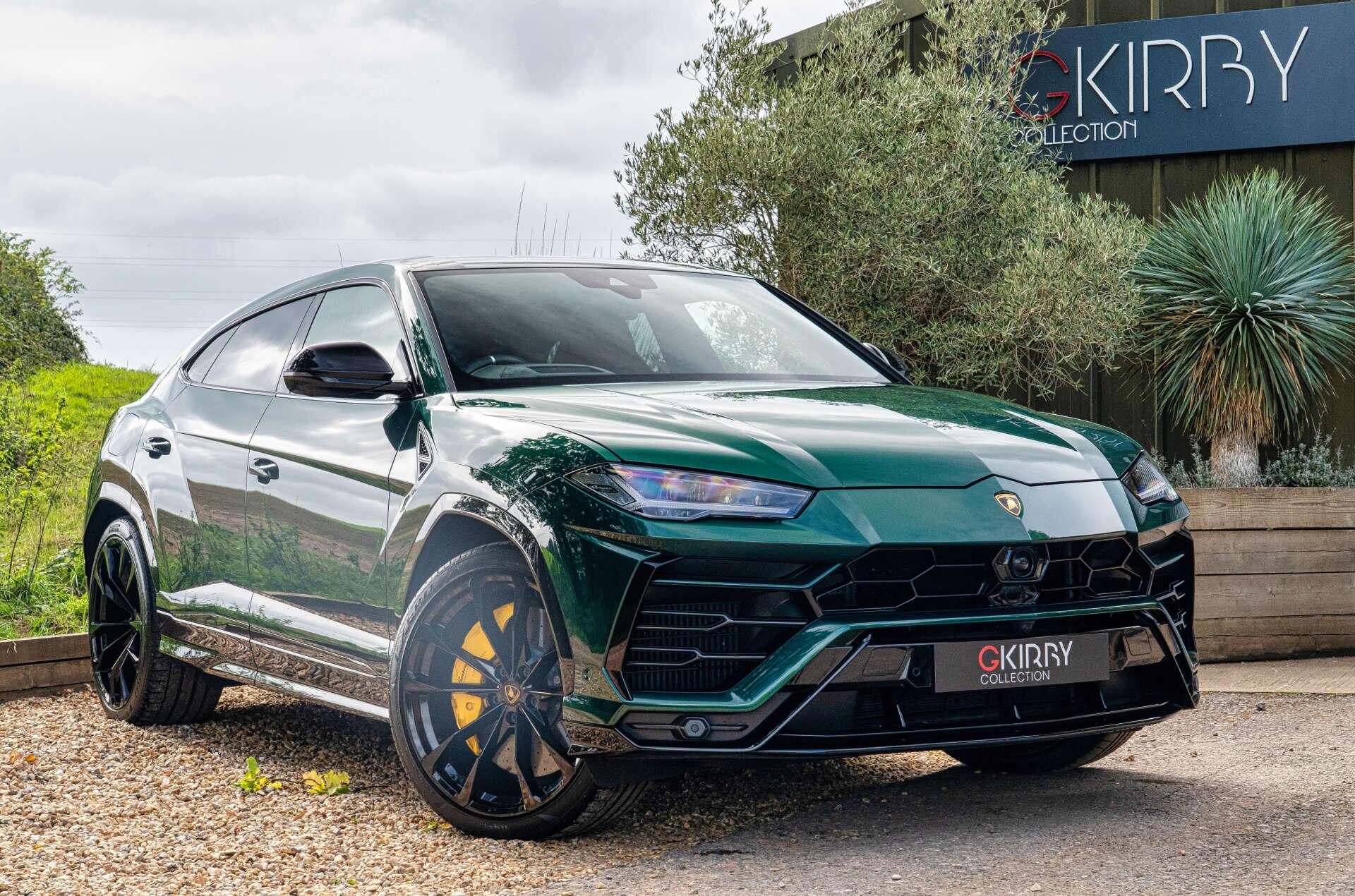 Lamborghini Urus view 2