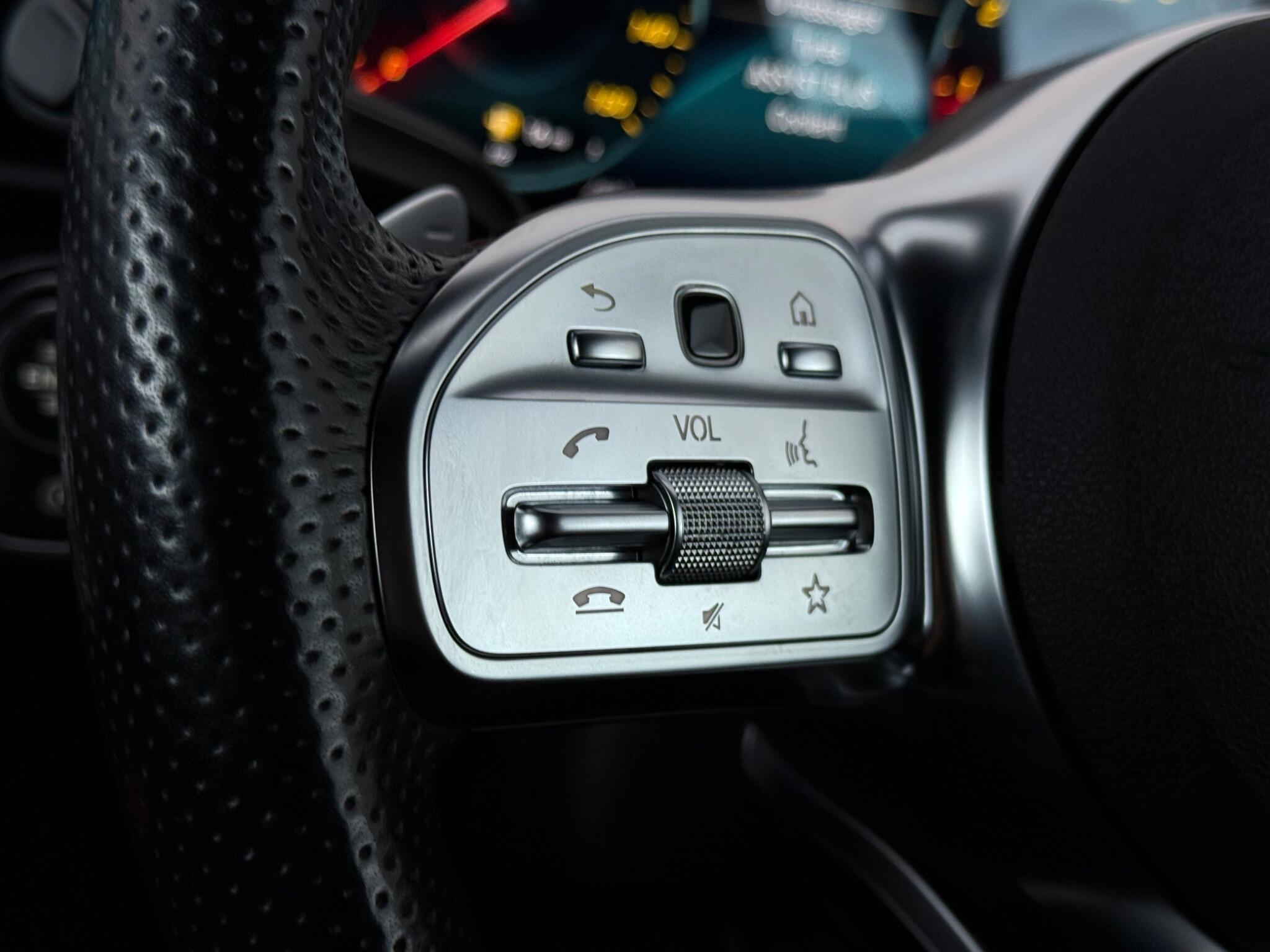 Mercedes-Benz Cla view 11