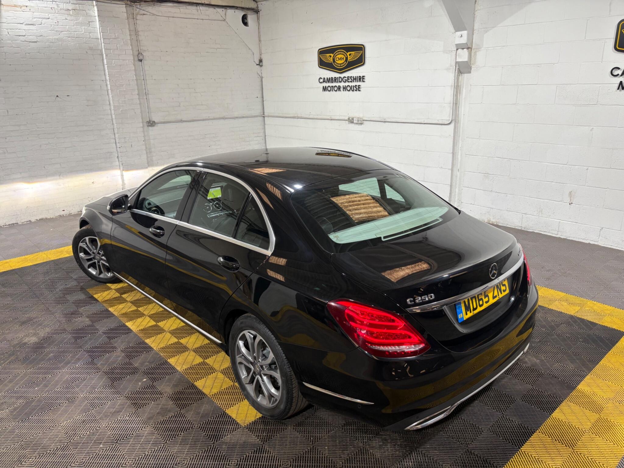 Mercedes-Benz C Class view 44