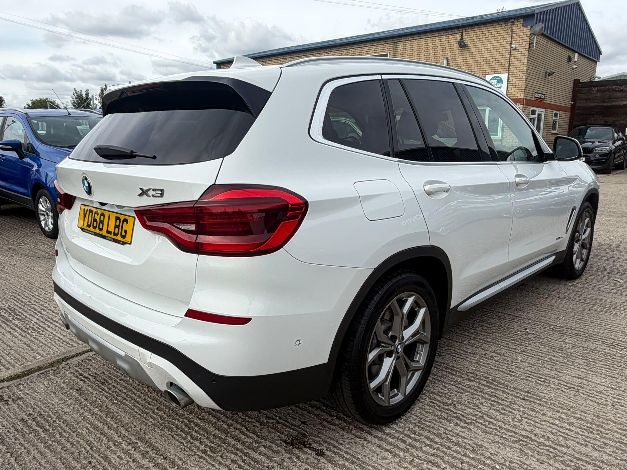 BMW X3 view 3