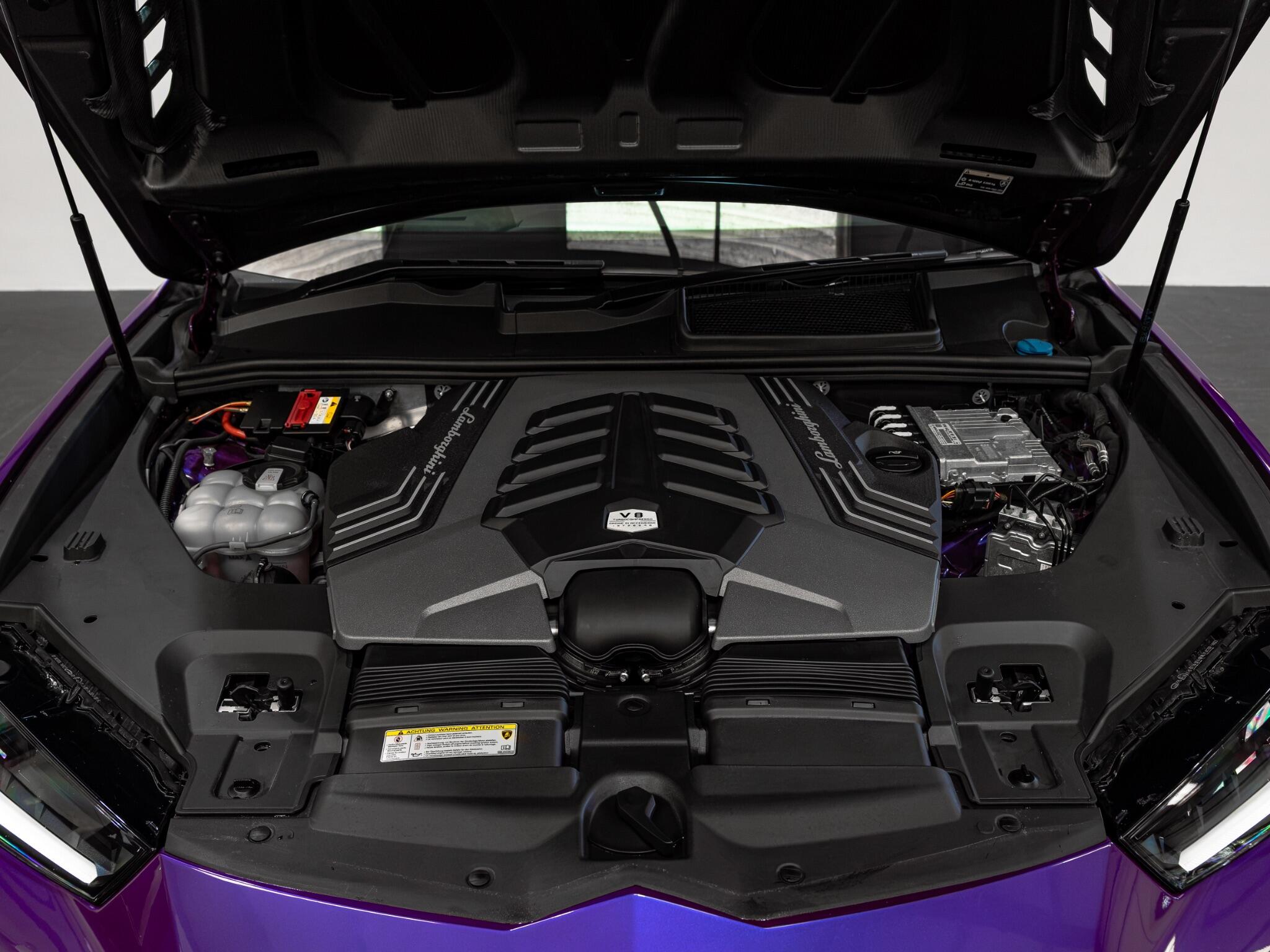 Lamborghini Urus view 20