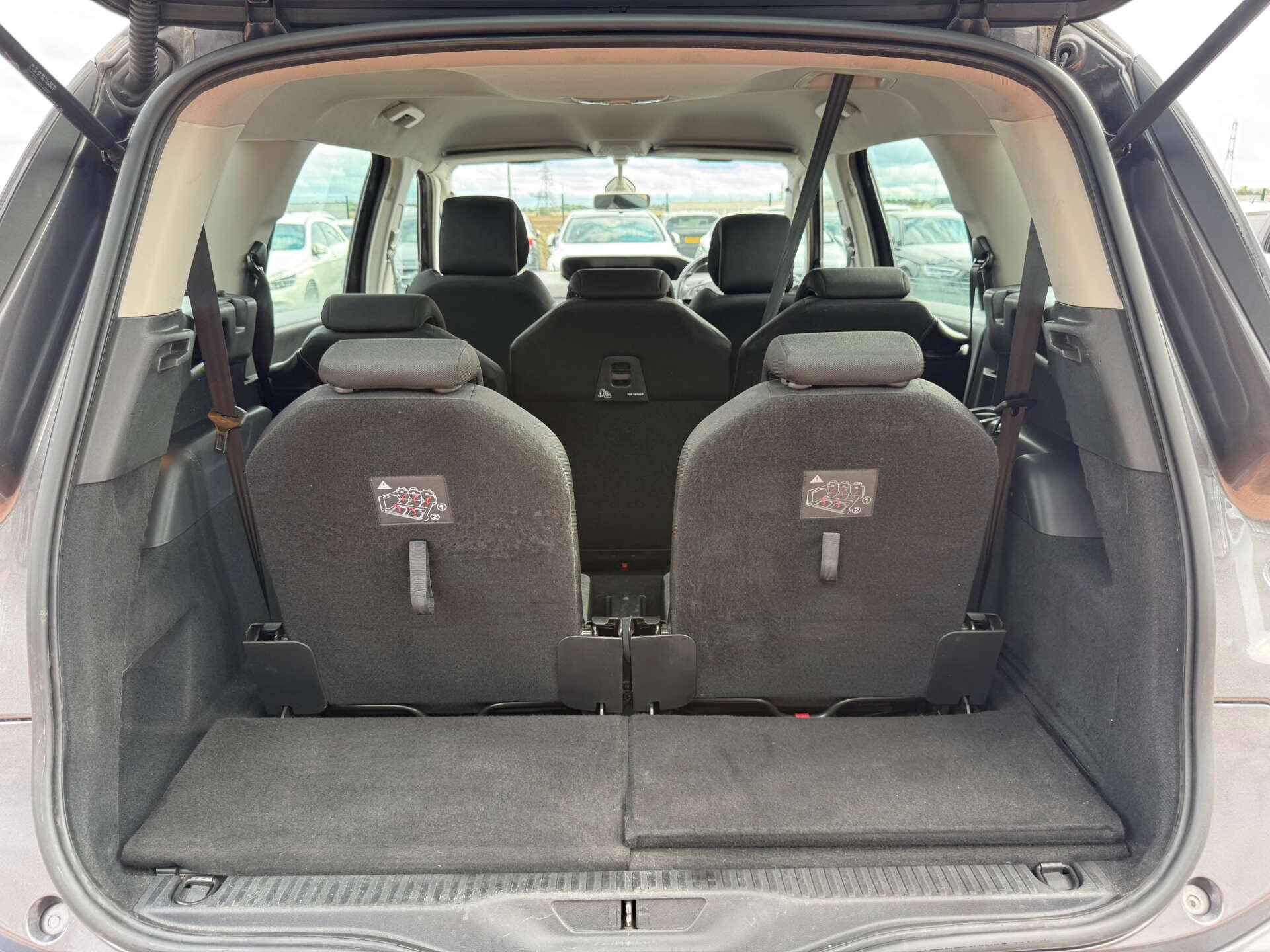Citroen Grand C4 Picasso view 29