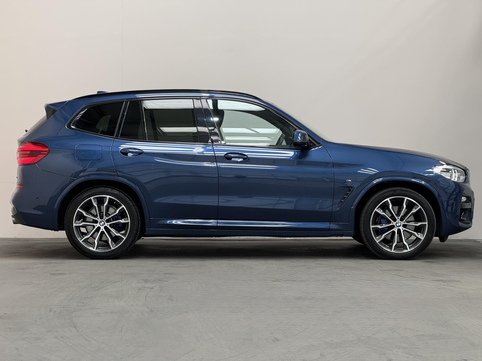 BMW X3 view 13