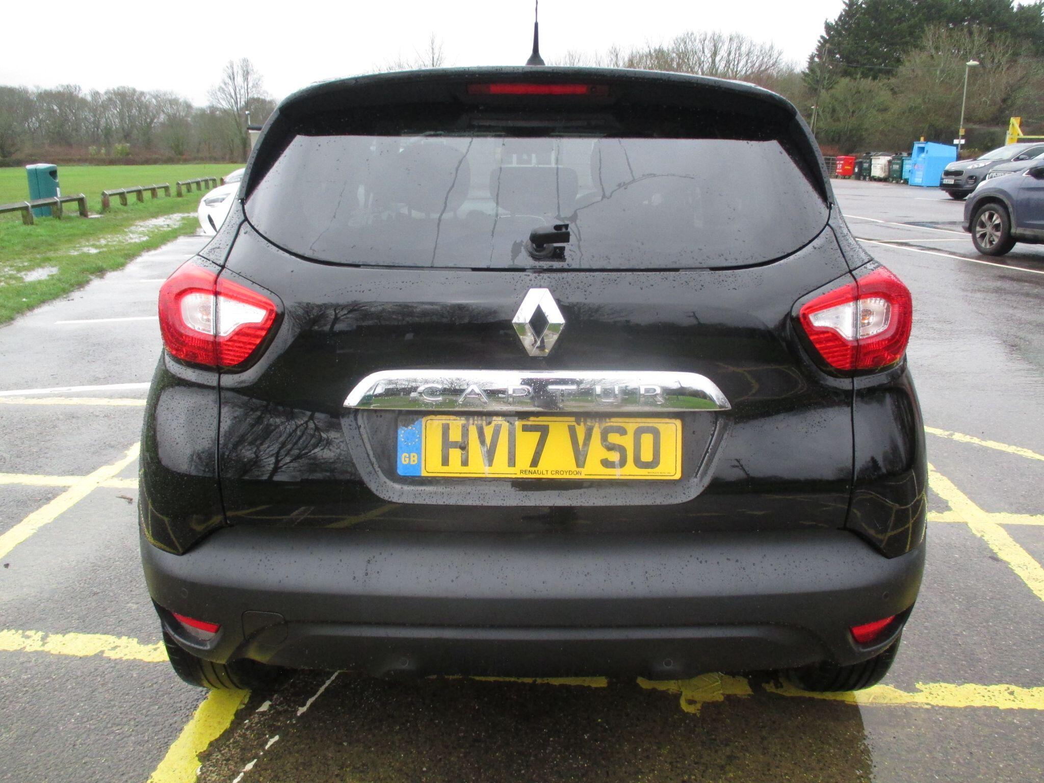 2017 Renault Captur 1.2 TCe ENERGY Dynamique S Nav Euro 6 (s/s) 5dr • 67,252 miles image 11