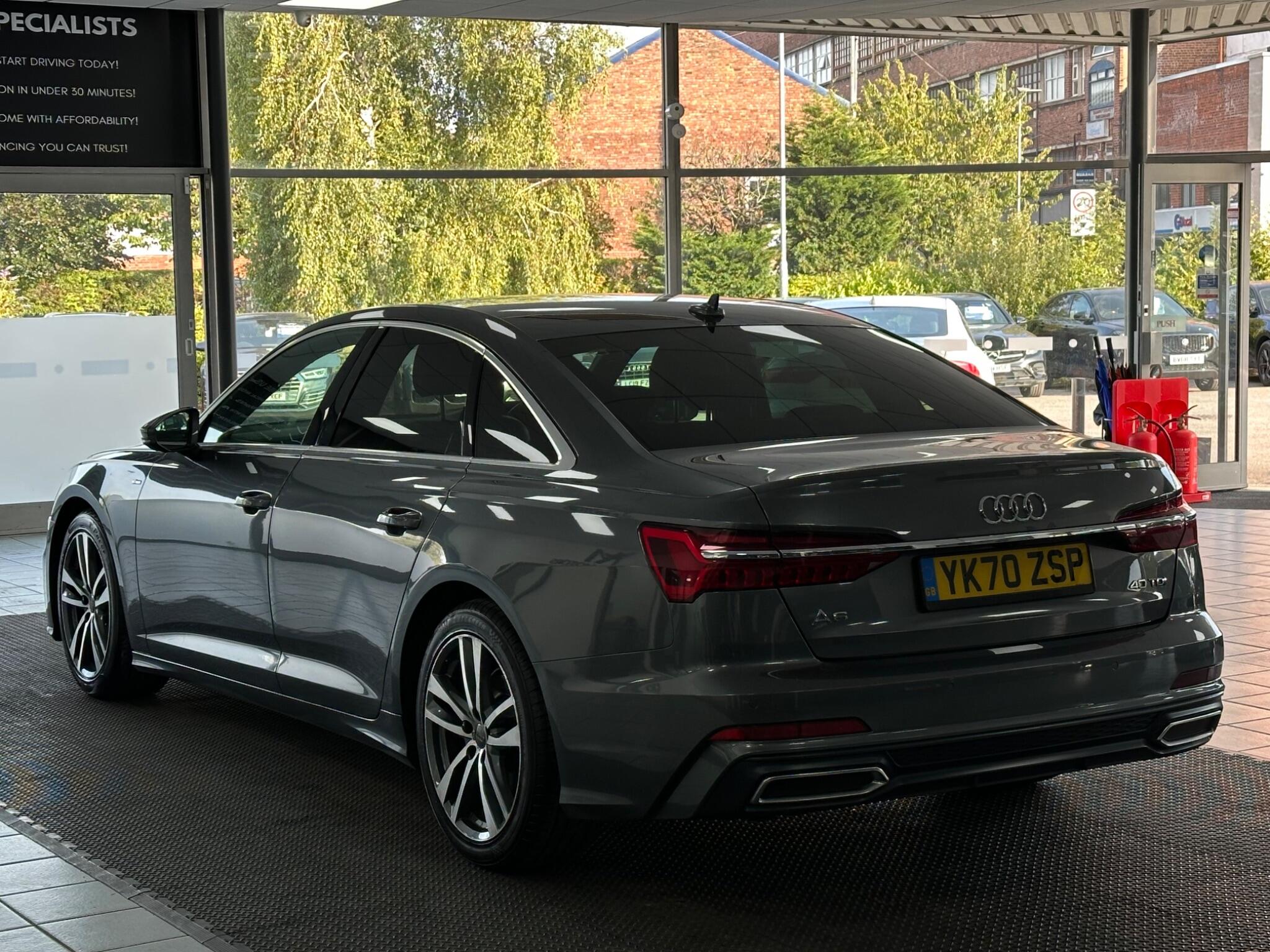 Audi A6 Saloon view 9