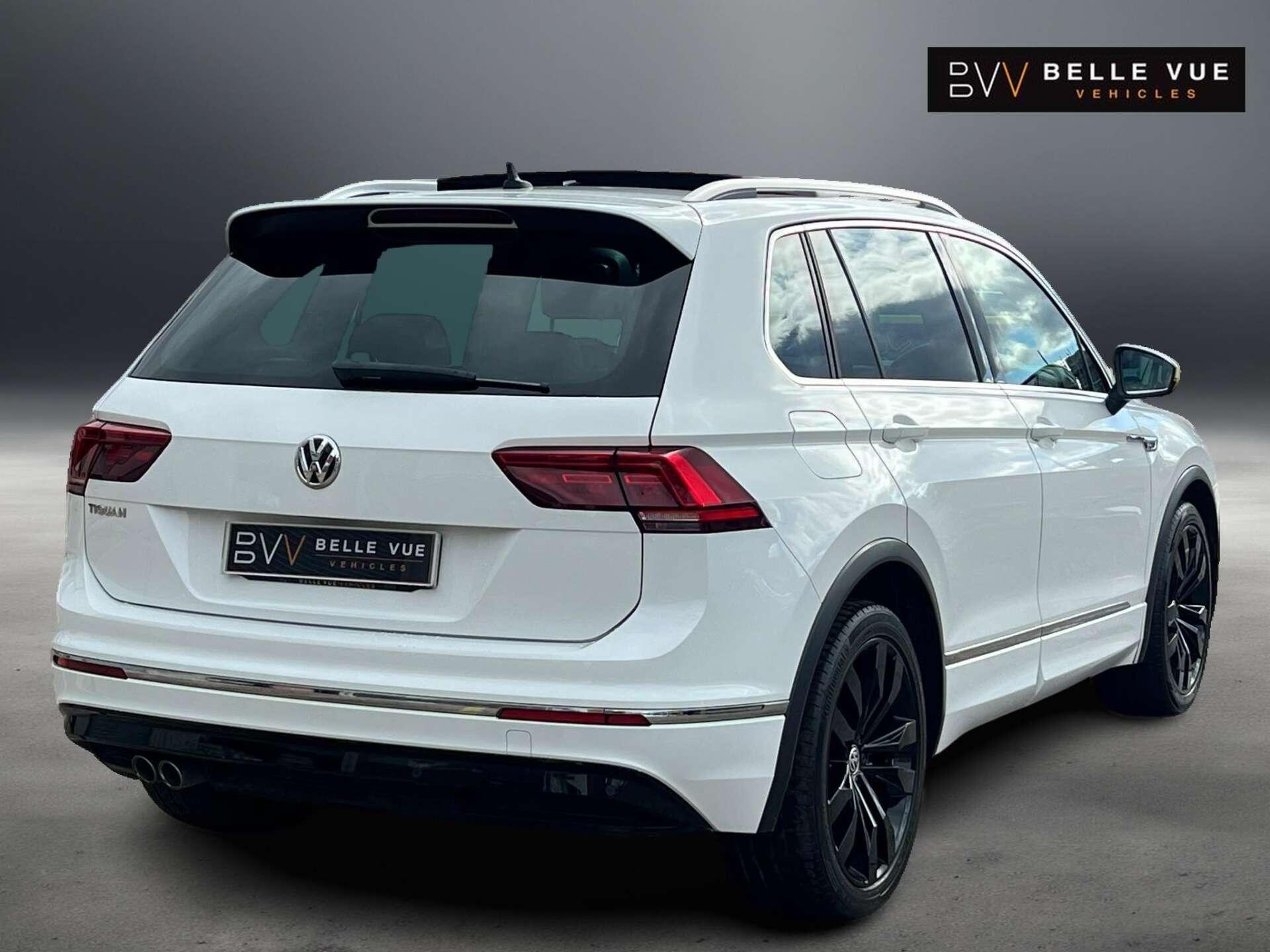 Volkswagen Tiguan view 3