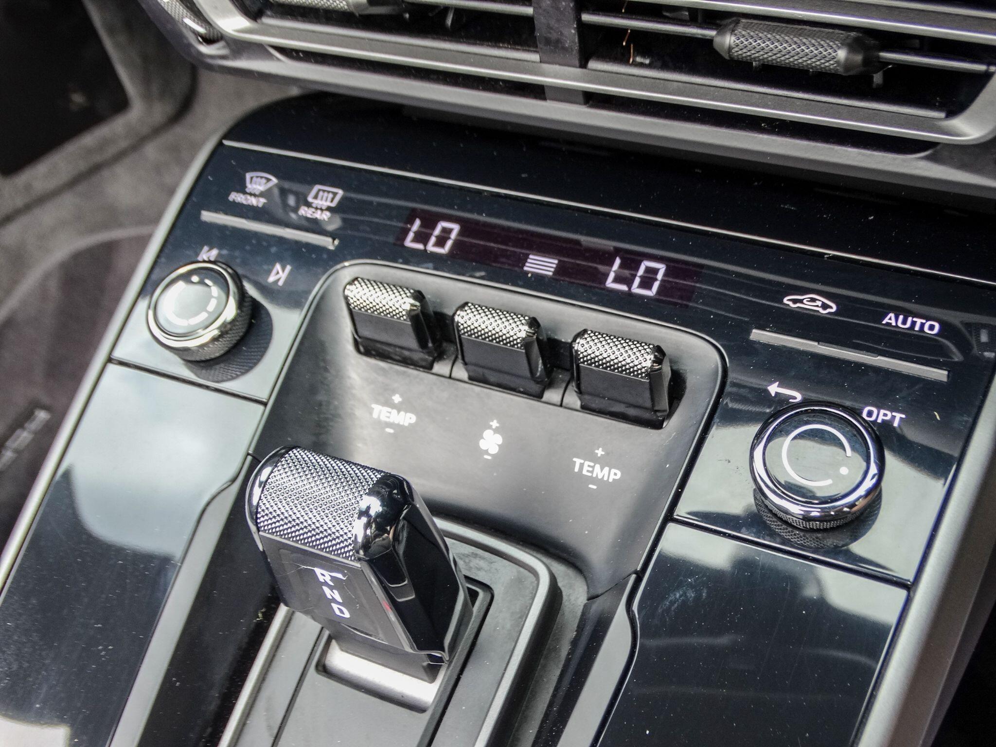Porsche 911 view 31