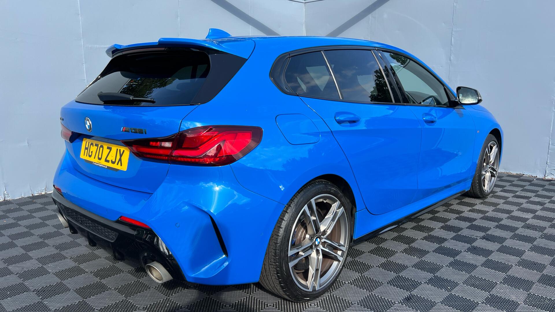 BMW 1 Series view 28