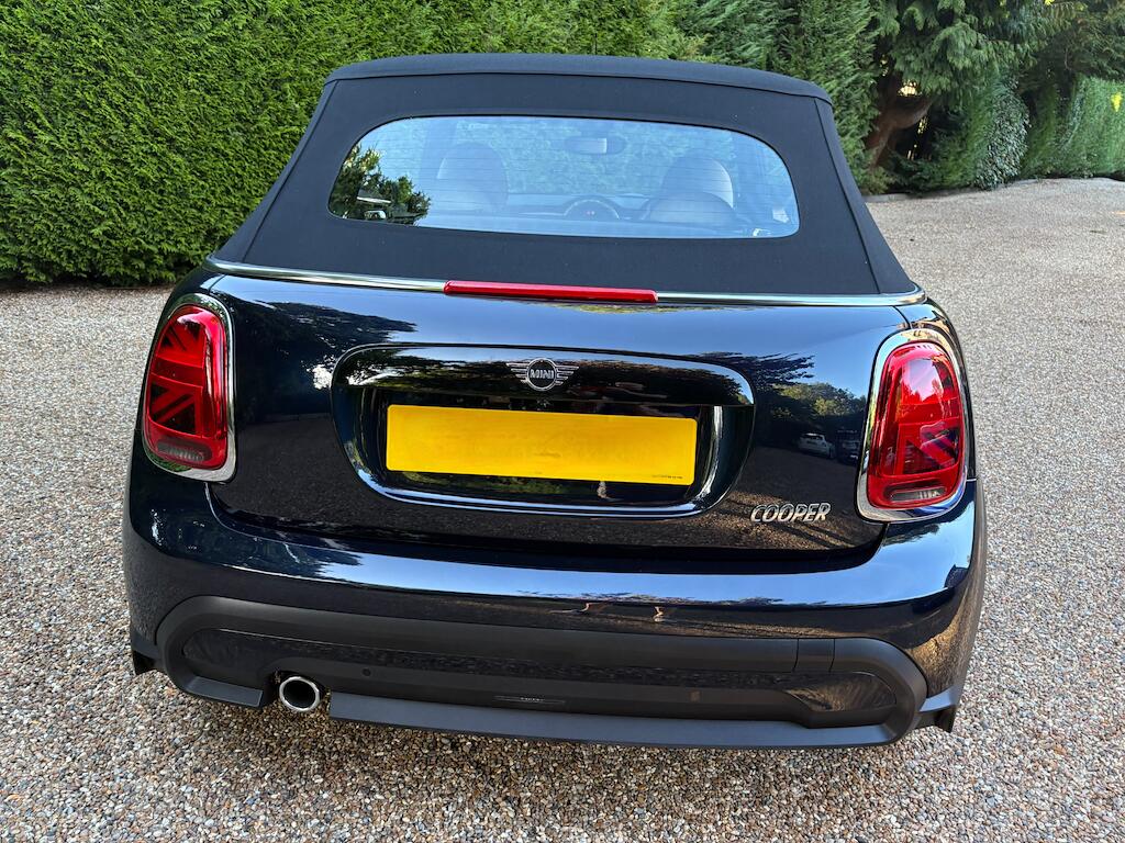 Mini Convertible view 35