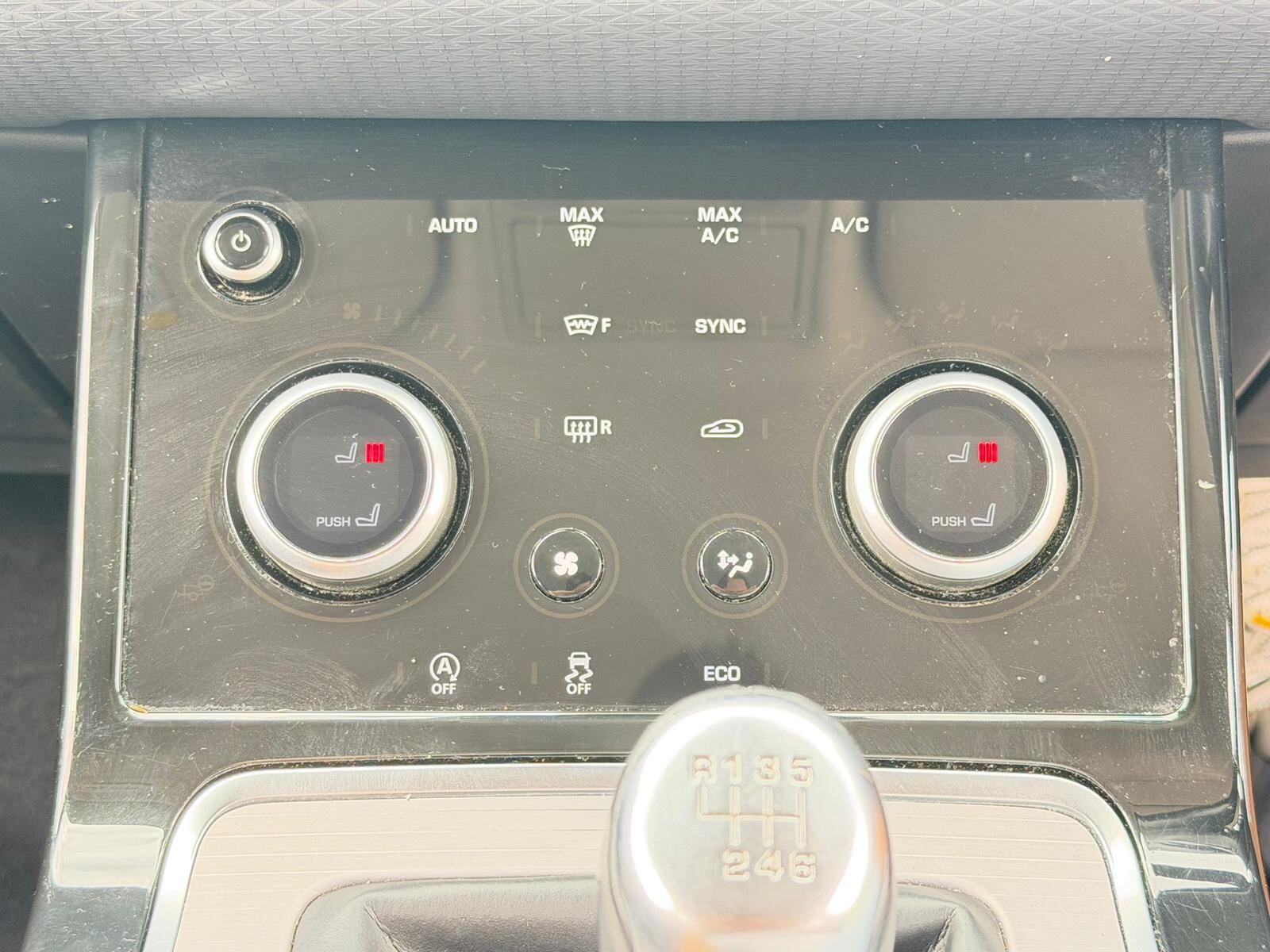 Land Rover Range Rover Evoque view 27