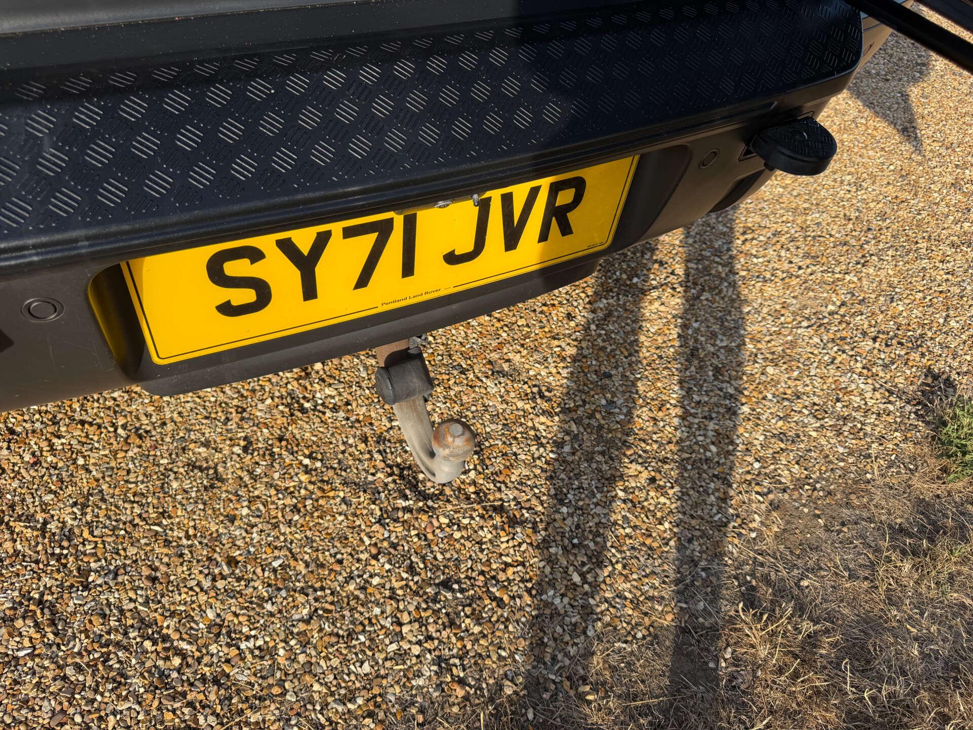 Land Rover Defender view 24