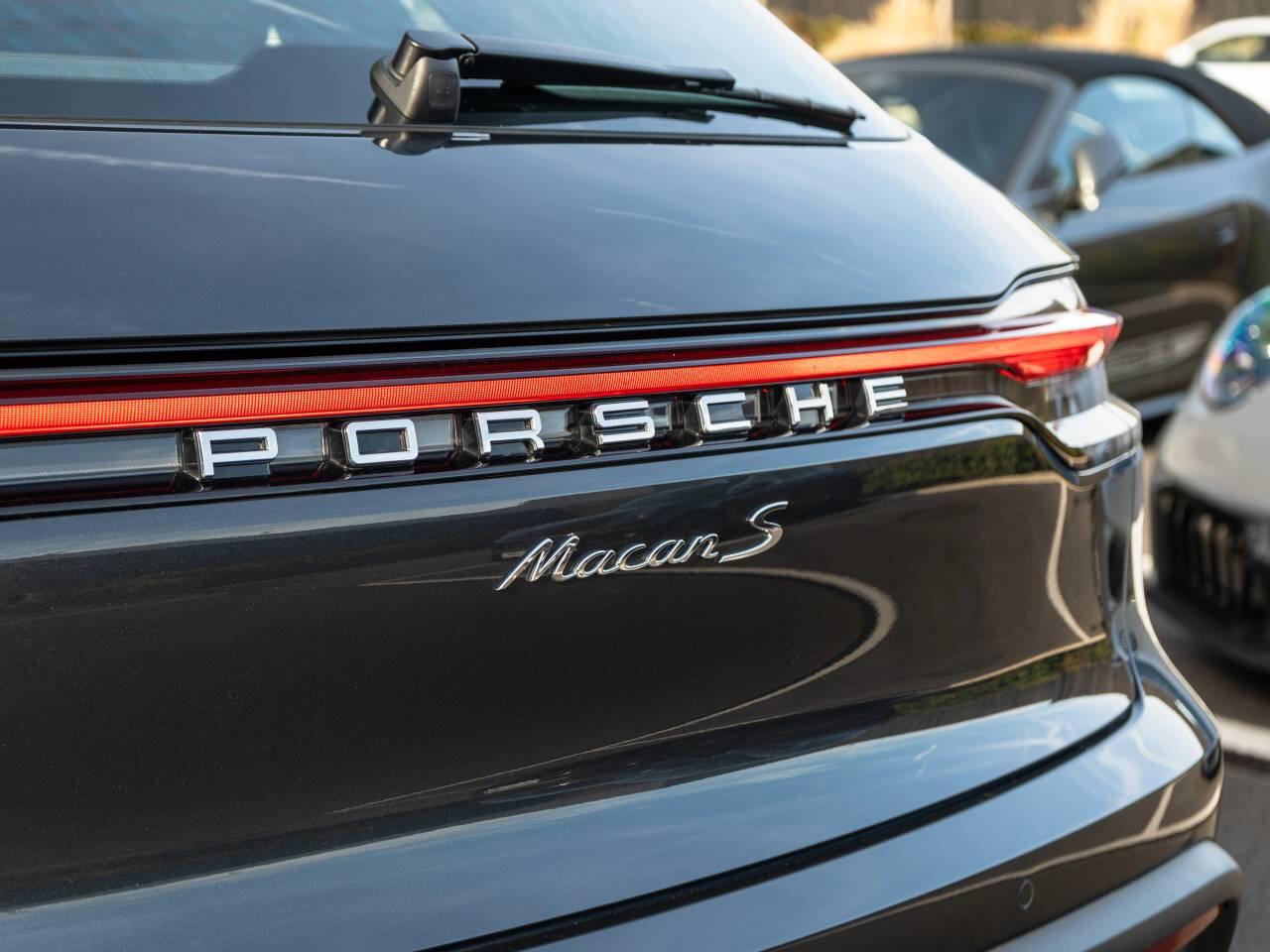 Porsche Macan view 10