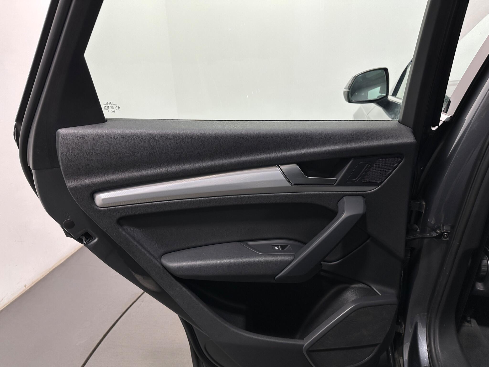 Audi Q5 view 42