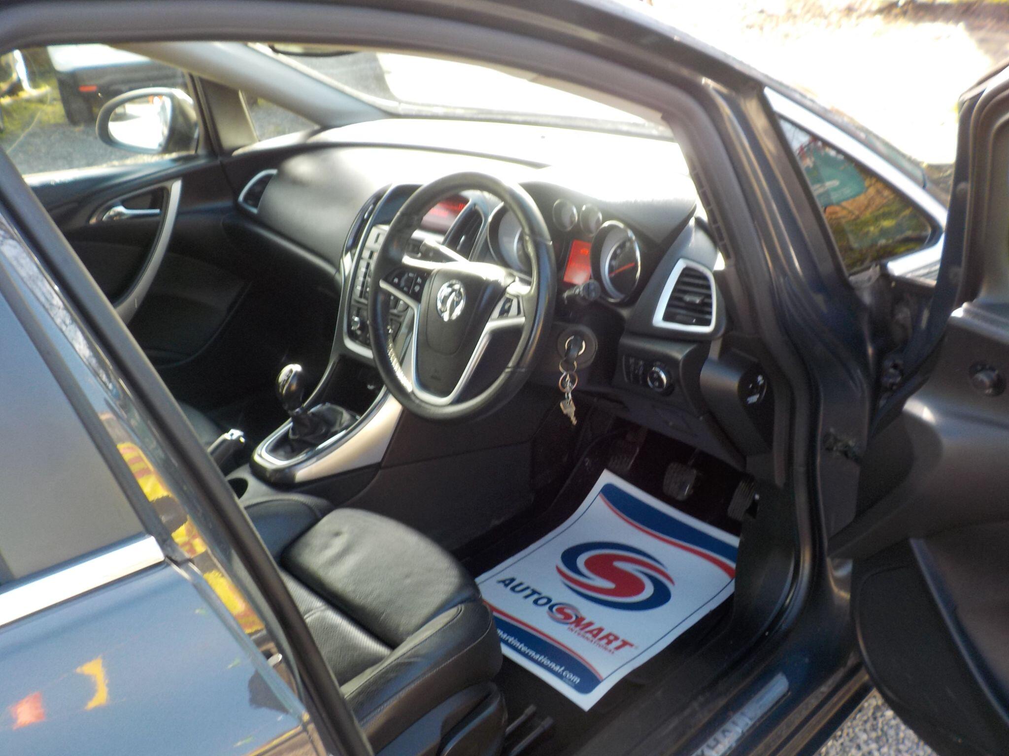 Vauxhall Astra 1.7 CDTi ecoFLEX 99g Elite Euro 5 (s/s) 5dr