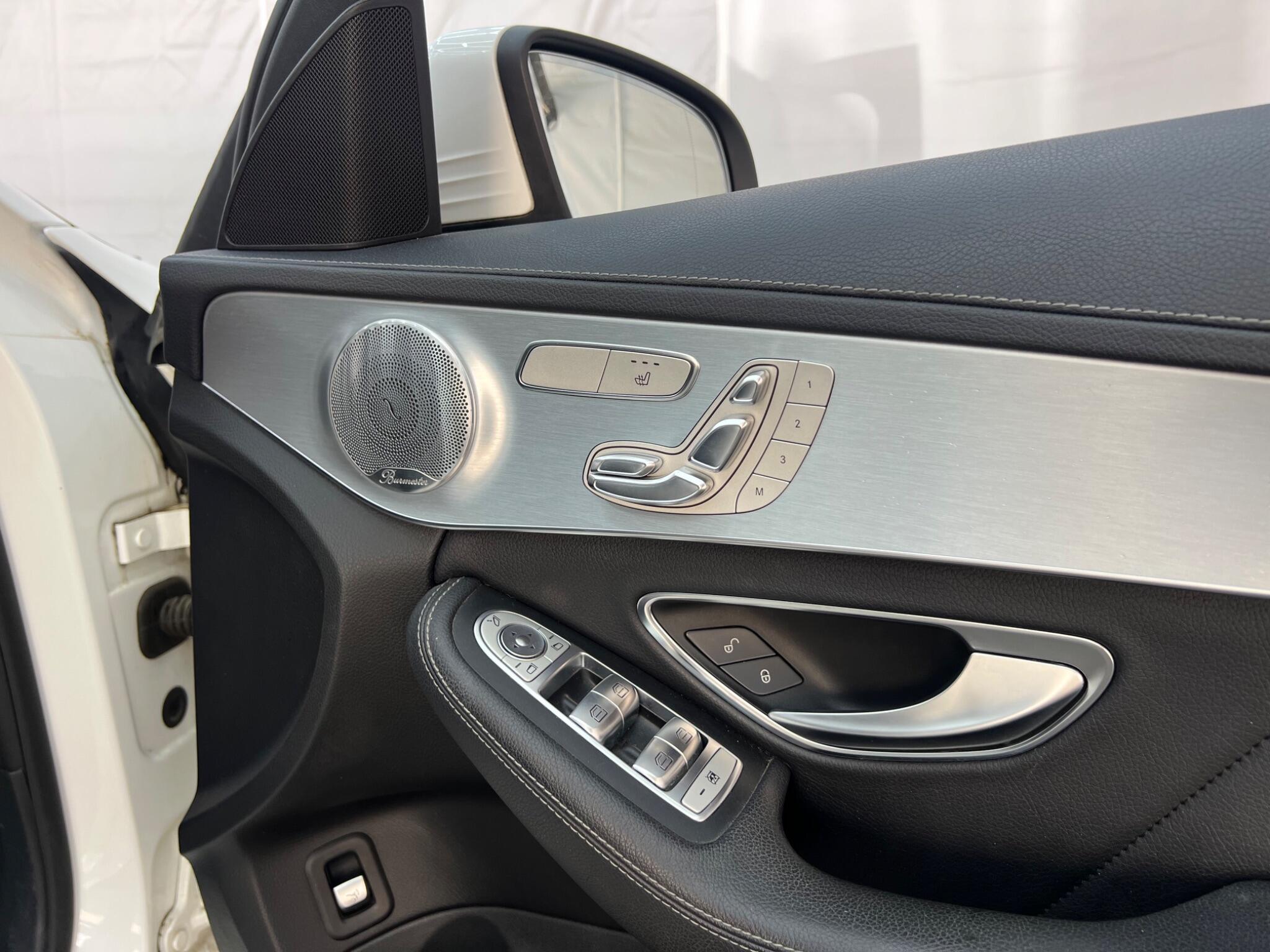 Mercedes-Benz C Class view 27