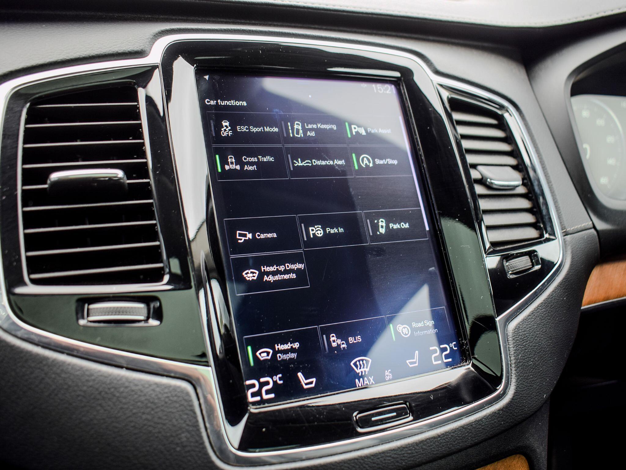 Volvo XC90 view 17