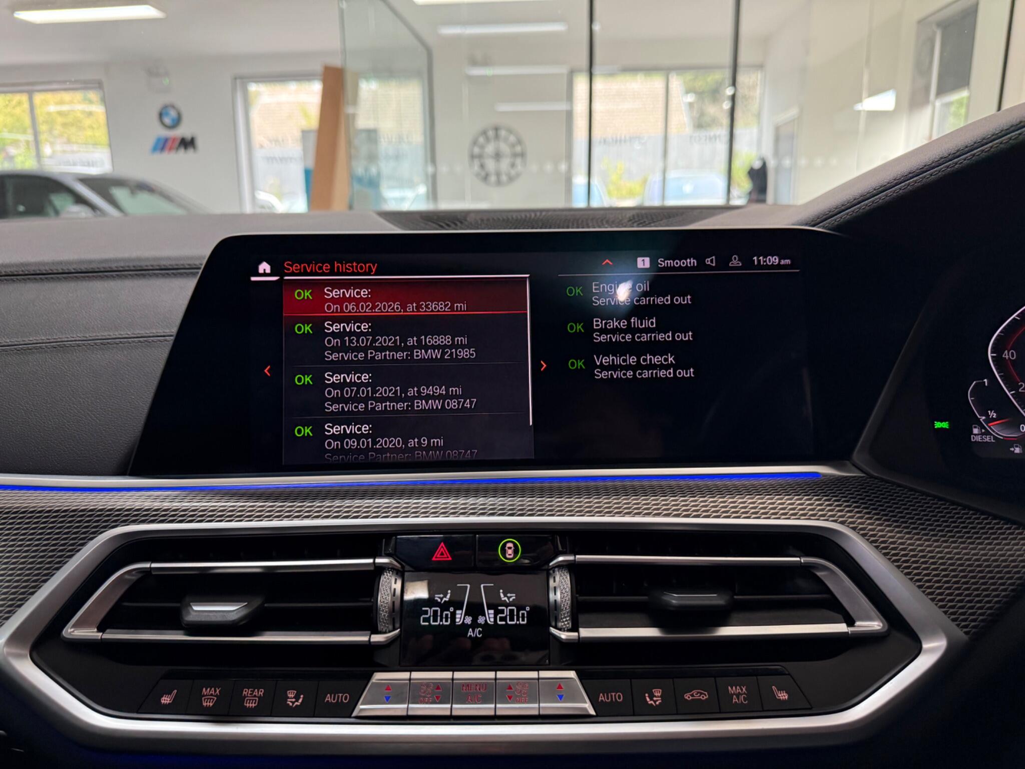 BMW X6 view 25