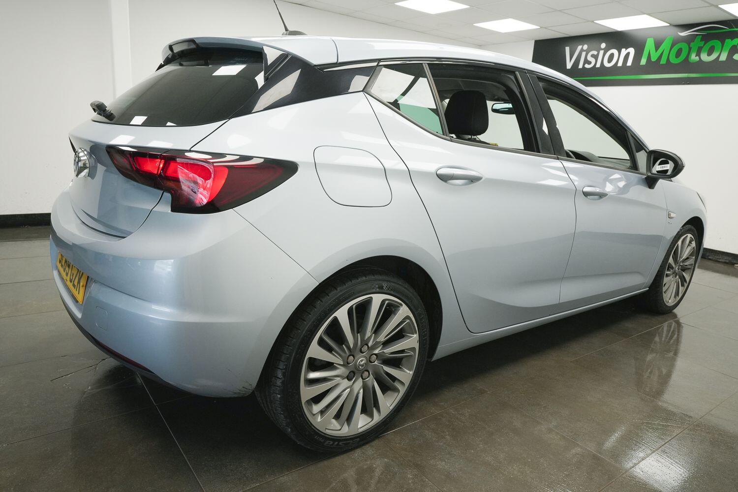 Vauxhall Astra view 4