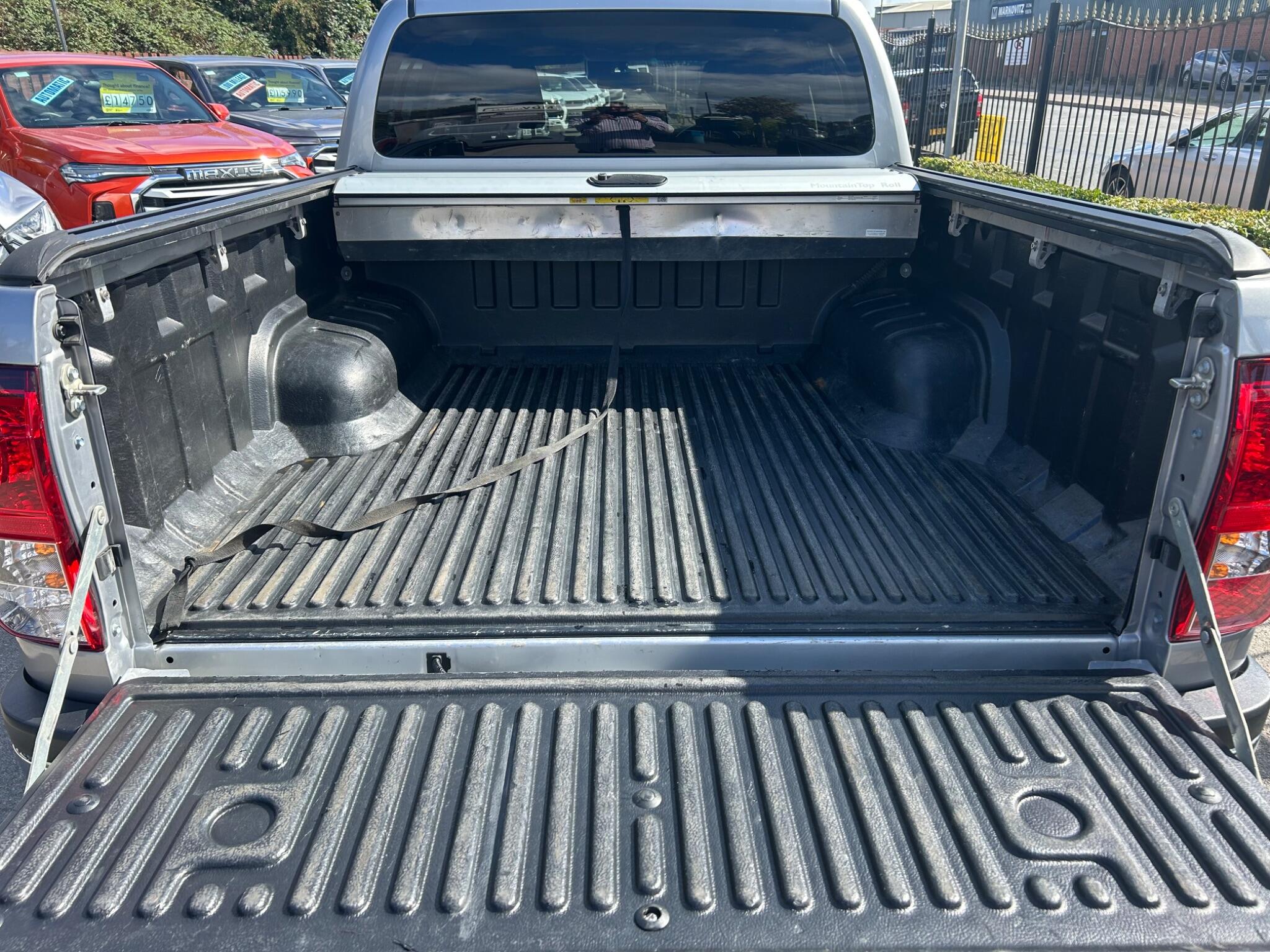 Toyota Hilux view 53