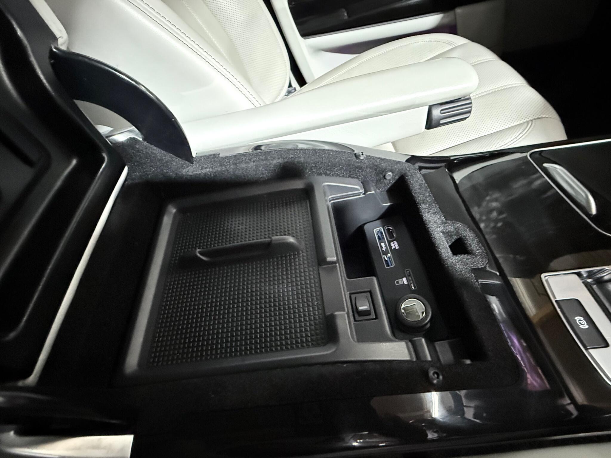 Land Rover Range Rover view 29