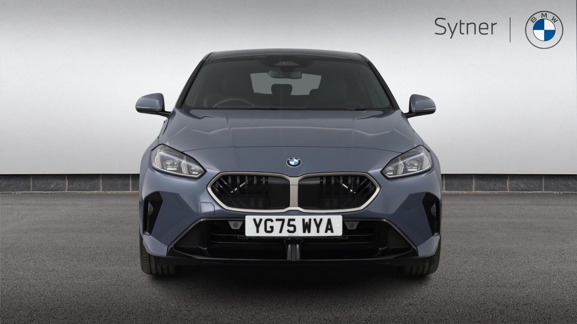 BMW 1 Series view 16