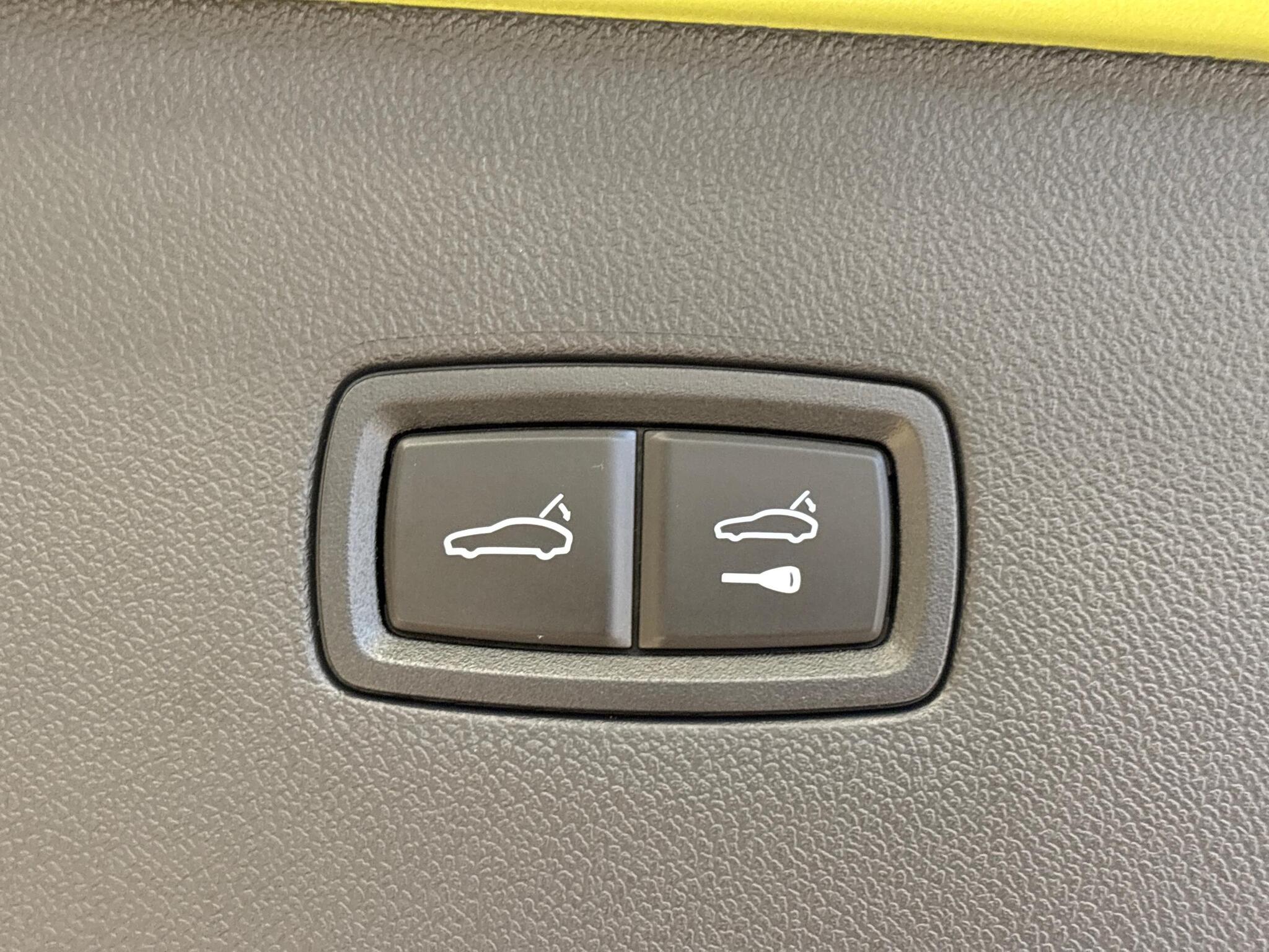 Porsche Cayenne view 40