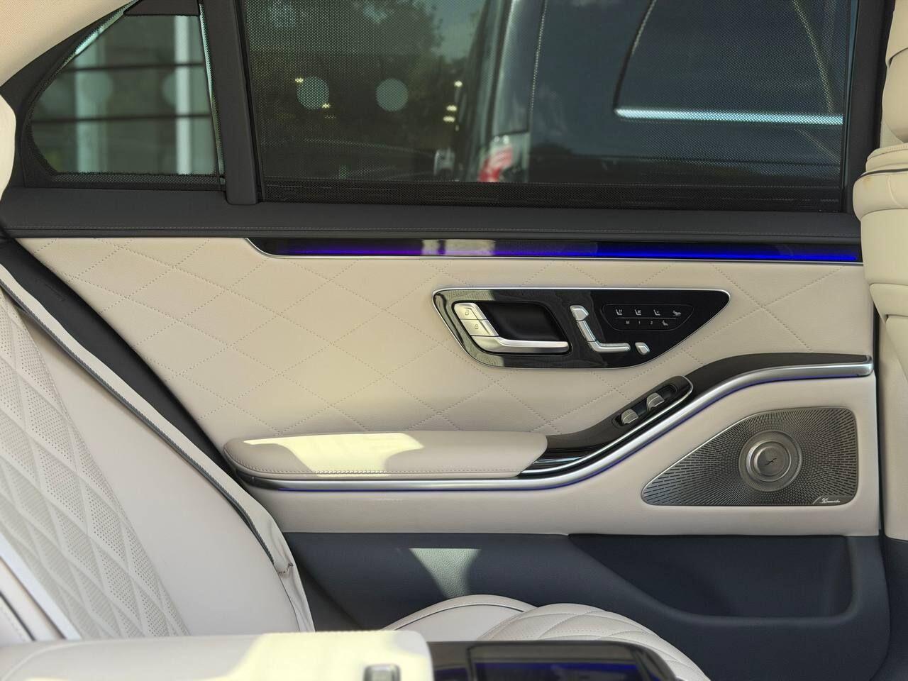 Mercedes-Benz S-Class view 17