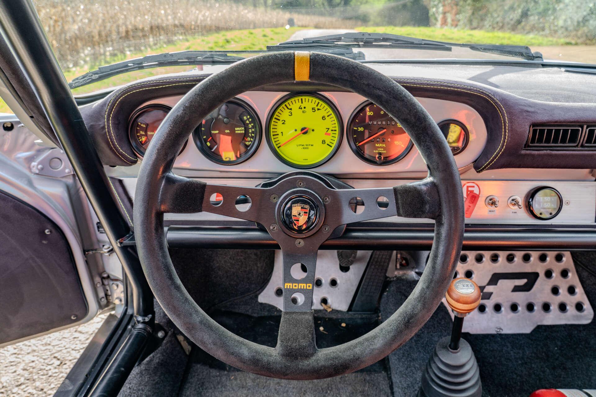Porsche 911 view 17