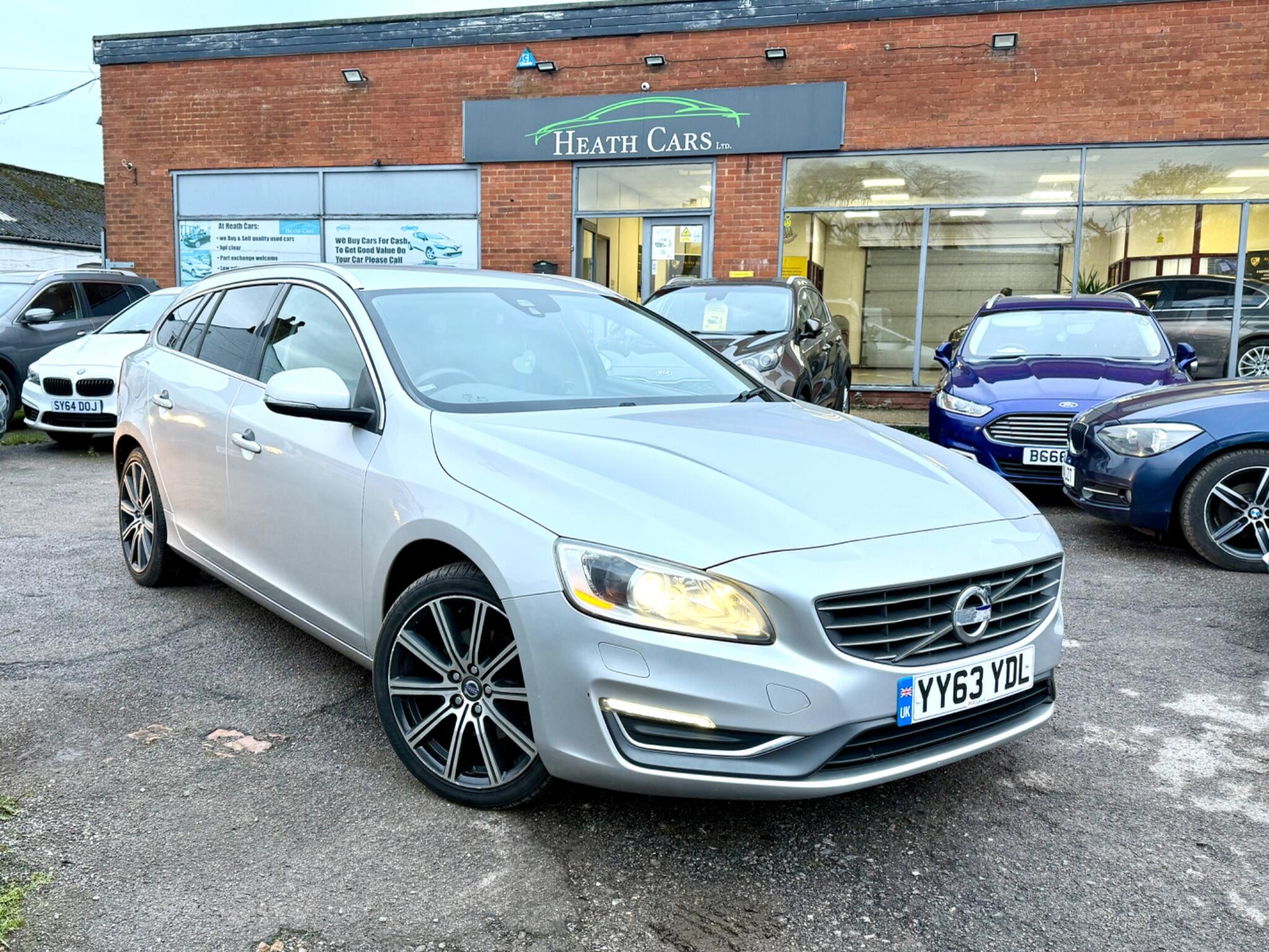 2014 Volvo V60 2.0 D3 SE Lux Nav Geartronic Euro 5 (s/s) 5dr • 81,071 miles image 1