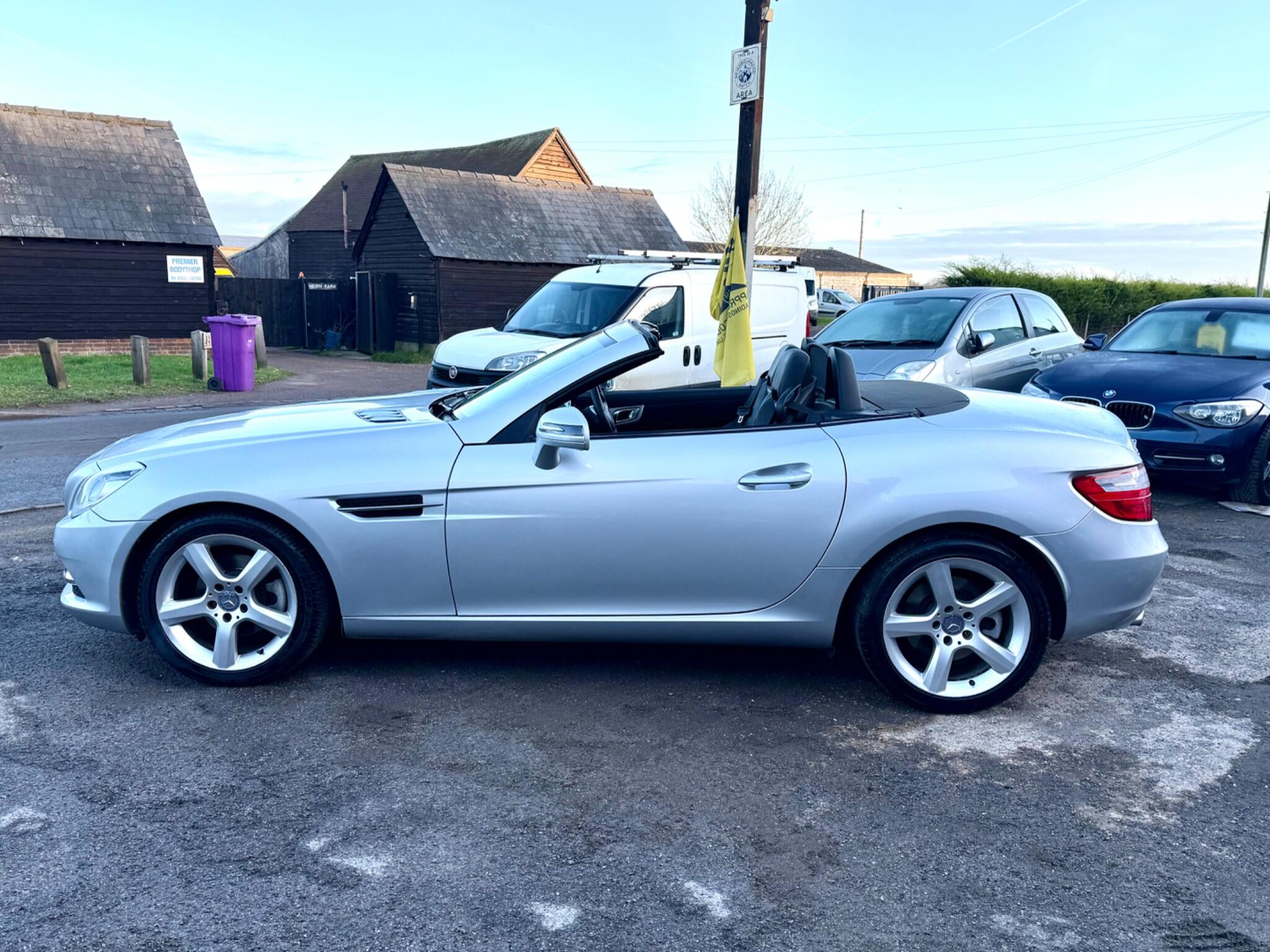 2011 Mercedes-Benz SLK image 12