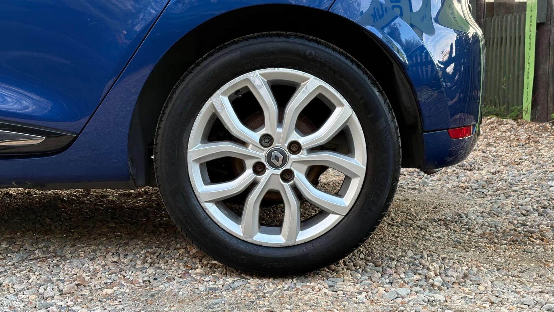 Renault Clio view 35