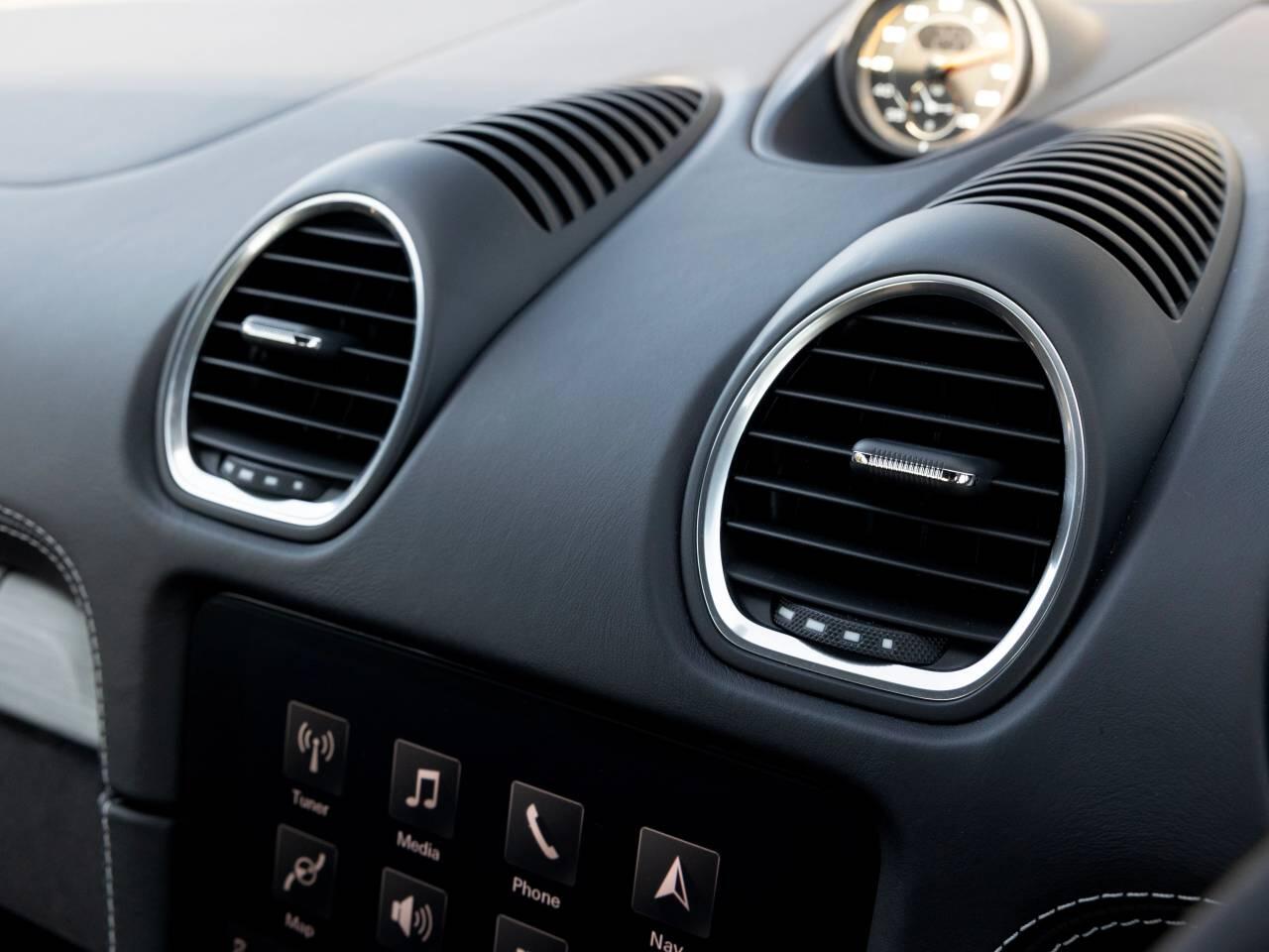Porsche Cayman view 71