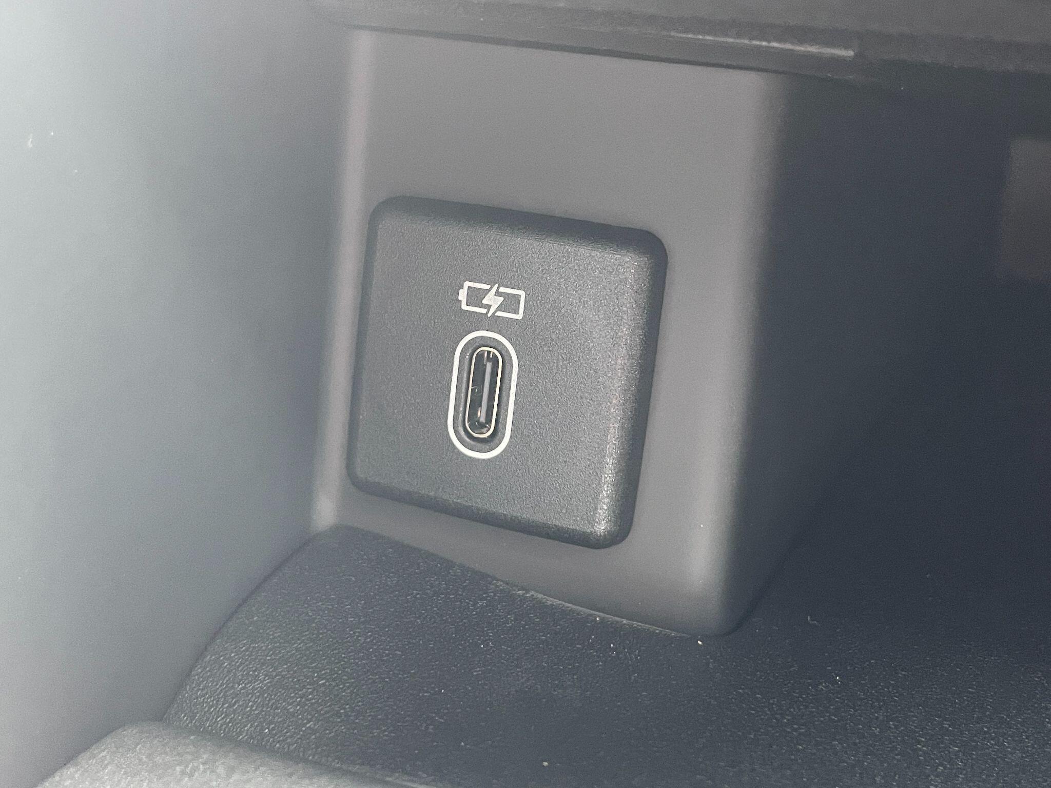 Land Rover Discovery view 19