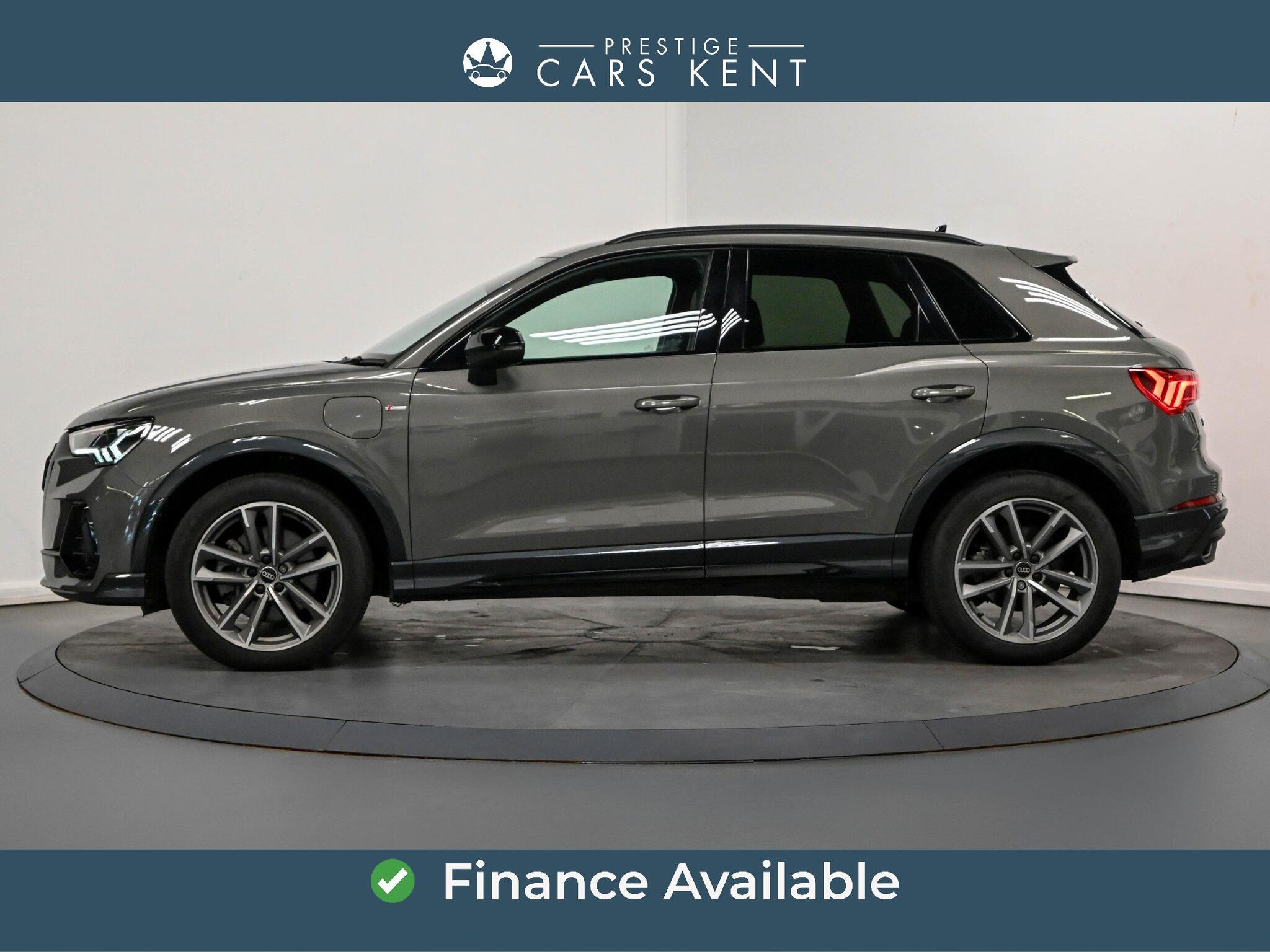 Audi Q3 view 4