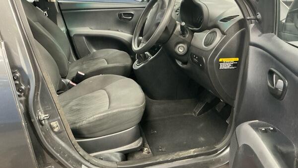 Hyundai i10 view 11