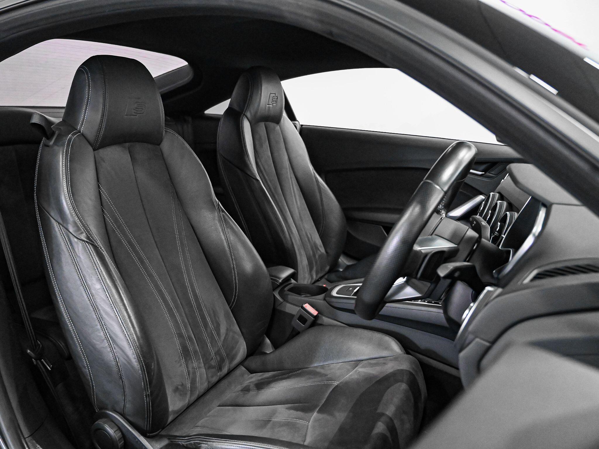 Audi TT view 3