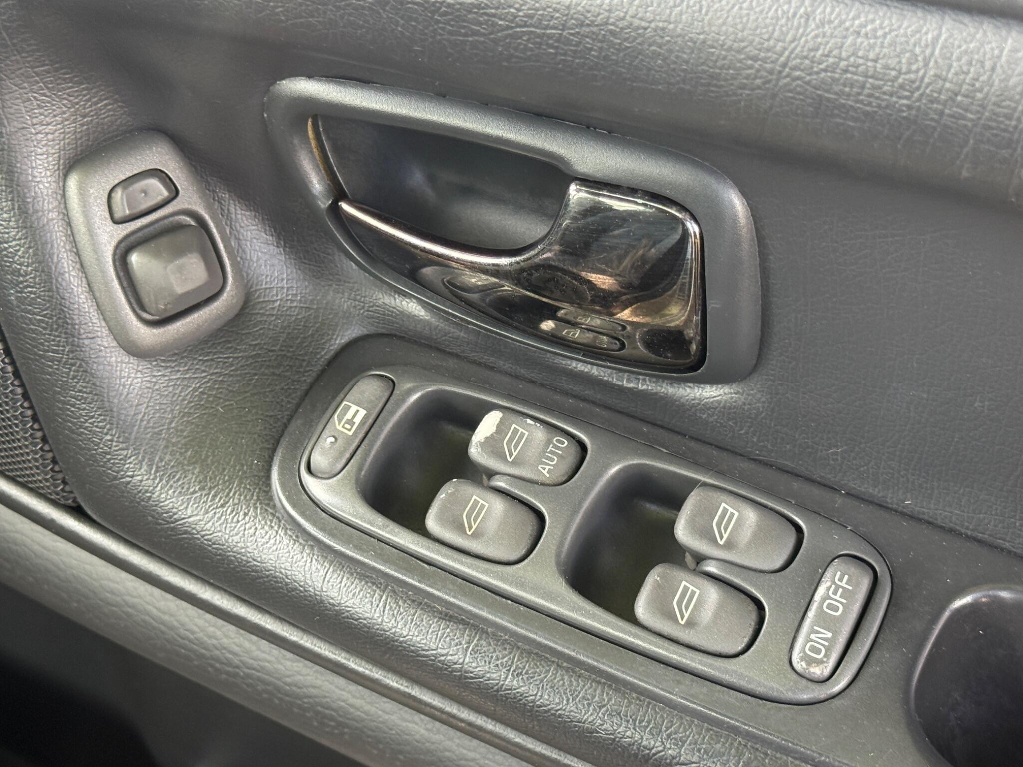 Volvo V70 - Image 9
