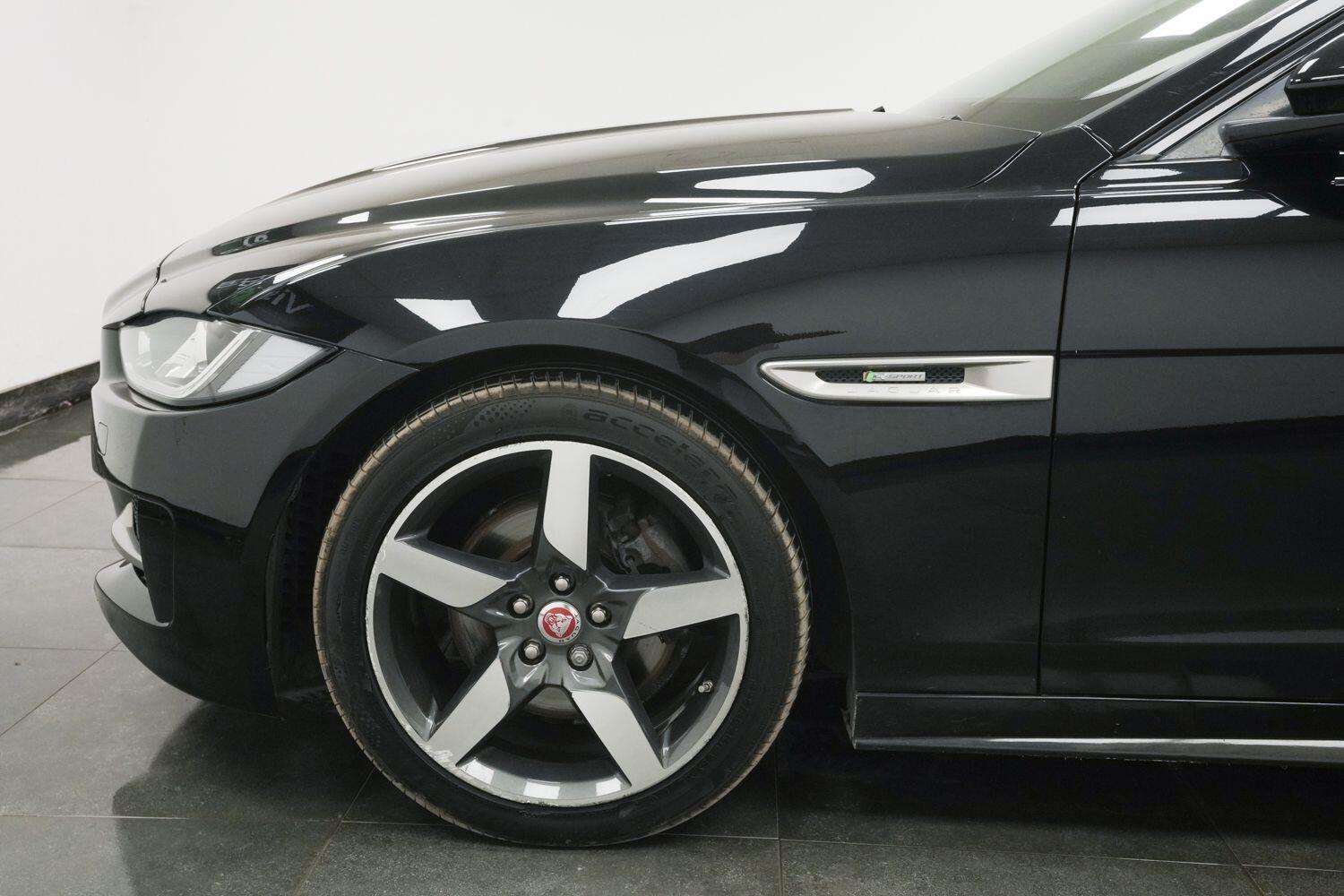 Jaguar Xe view 6