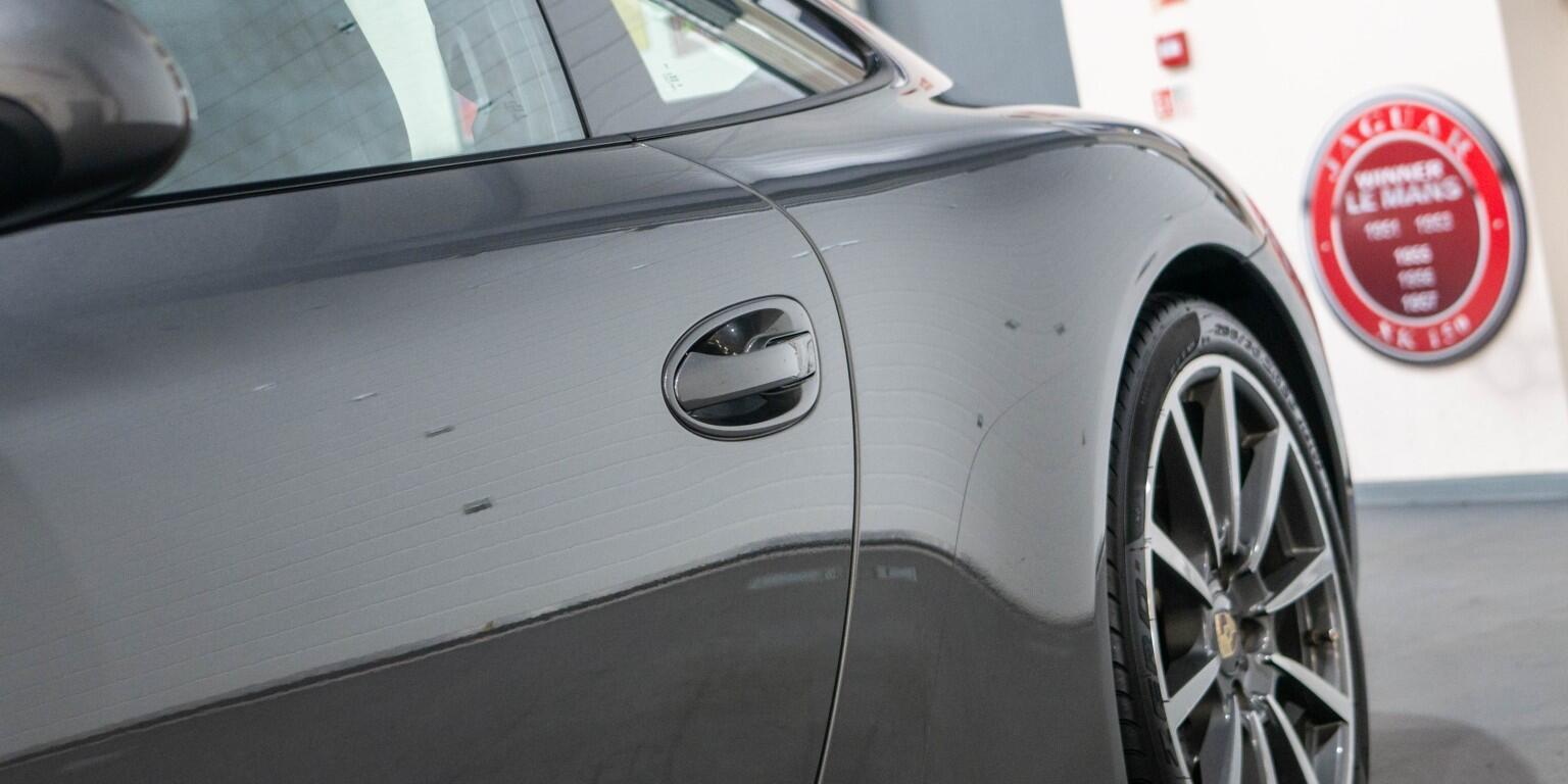 Porsche 911 view 42