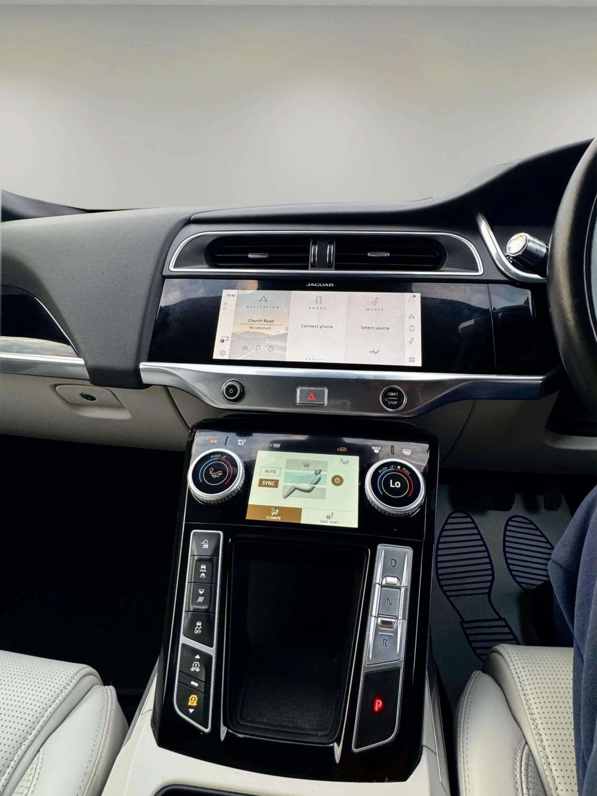 Jaguar I-Pace view 8