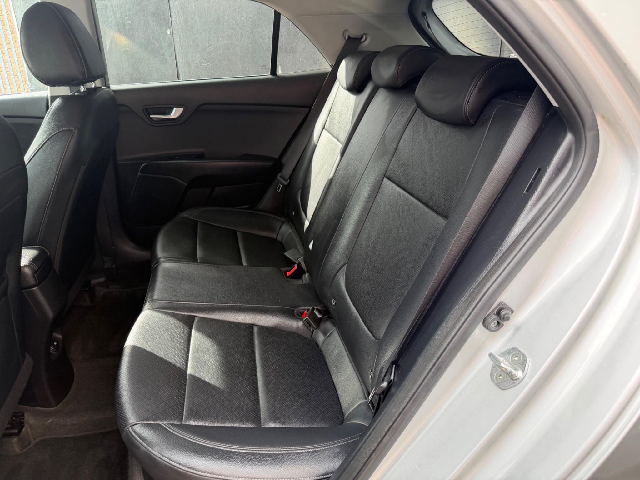 Kia Rio view 12