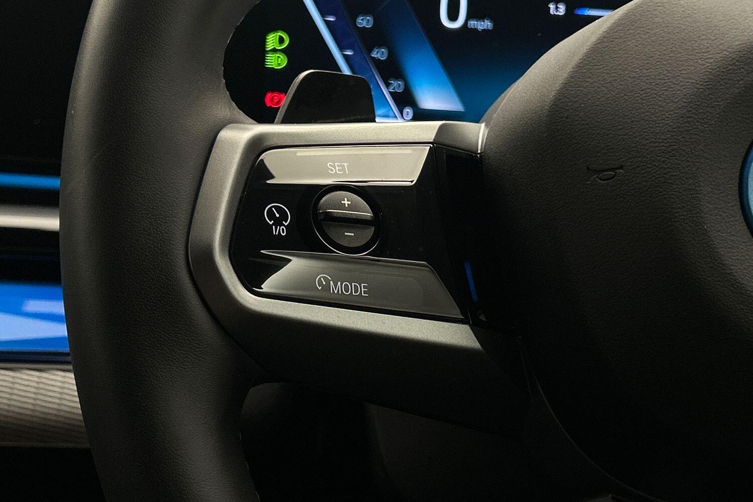 BMW i5 view 18