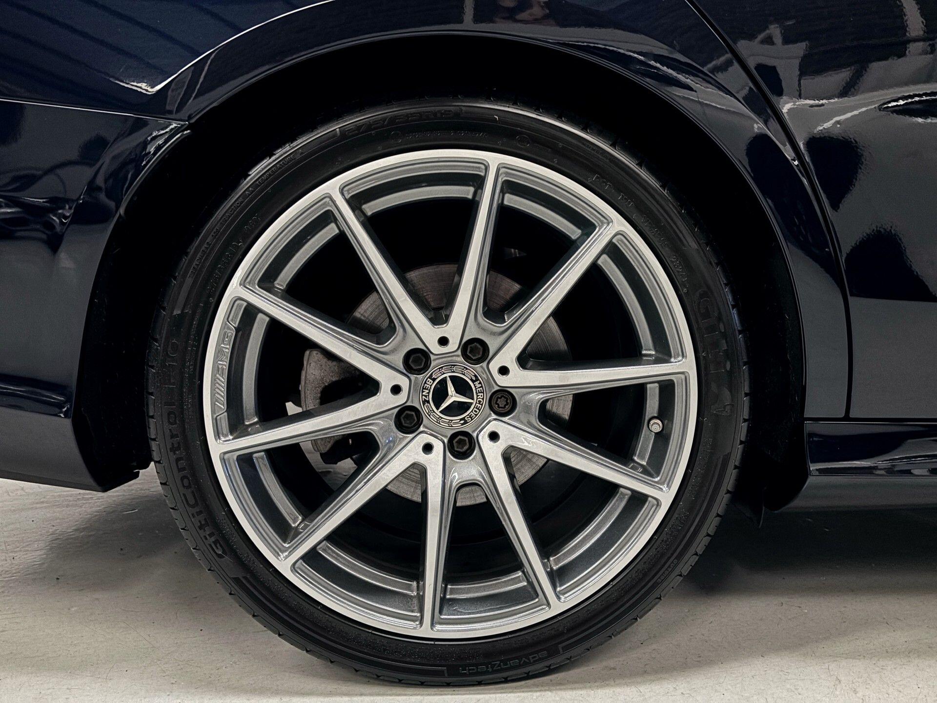 Mercedes-Benz E-Class view 41