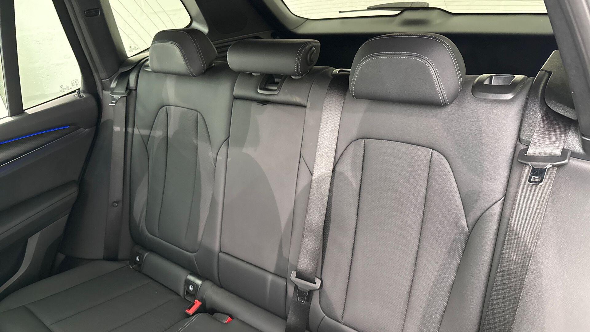 BMW X3 view 12